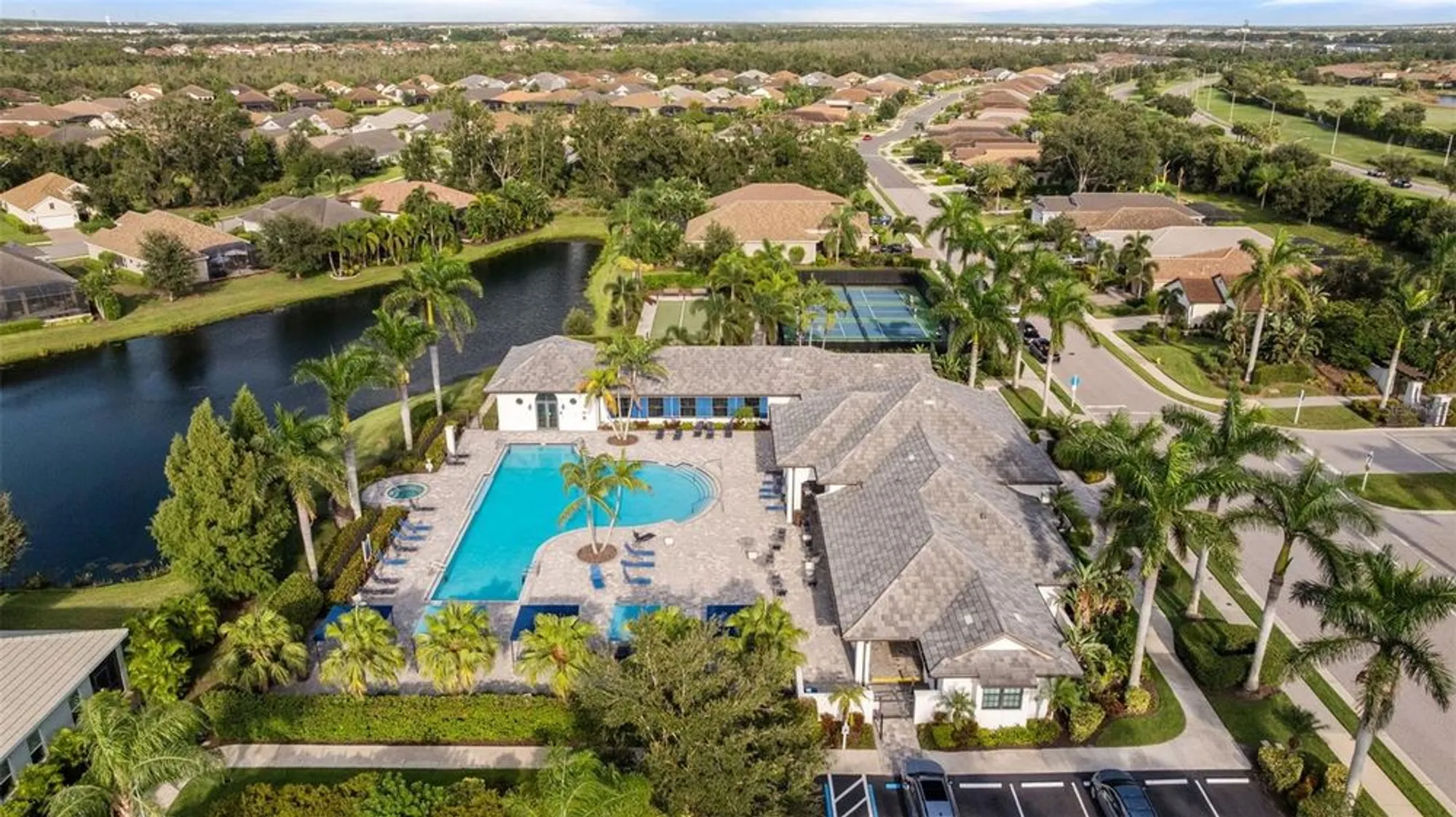 Property Slideshow image 42 of 54 | 3102 sky blue cv, Bradenton, FL, 34211