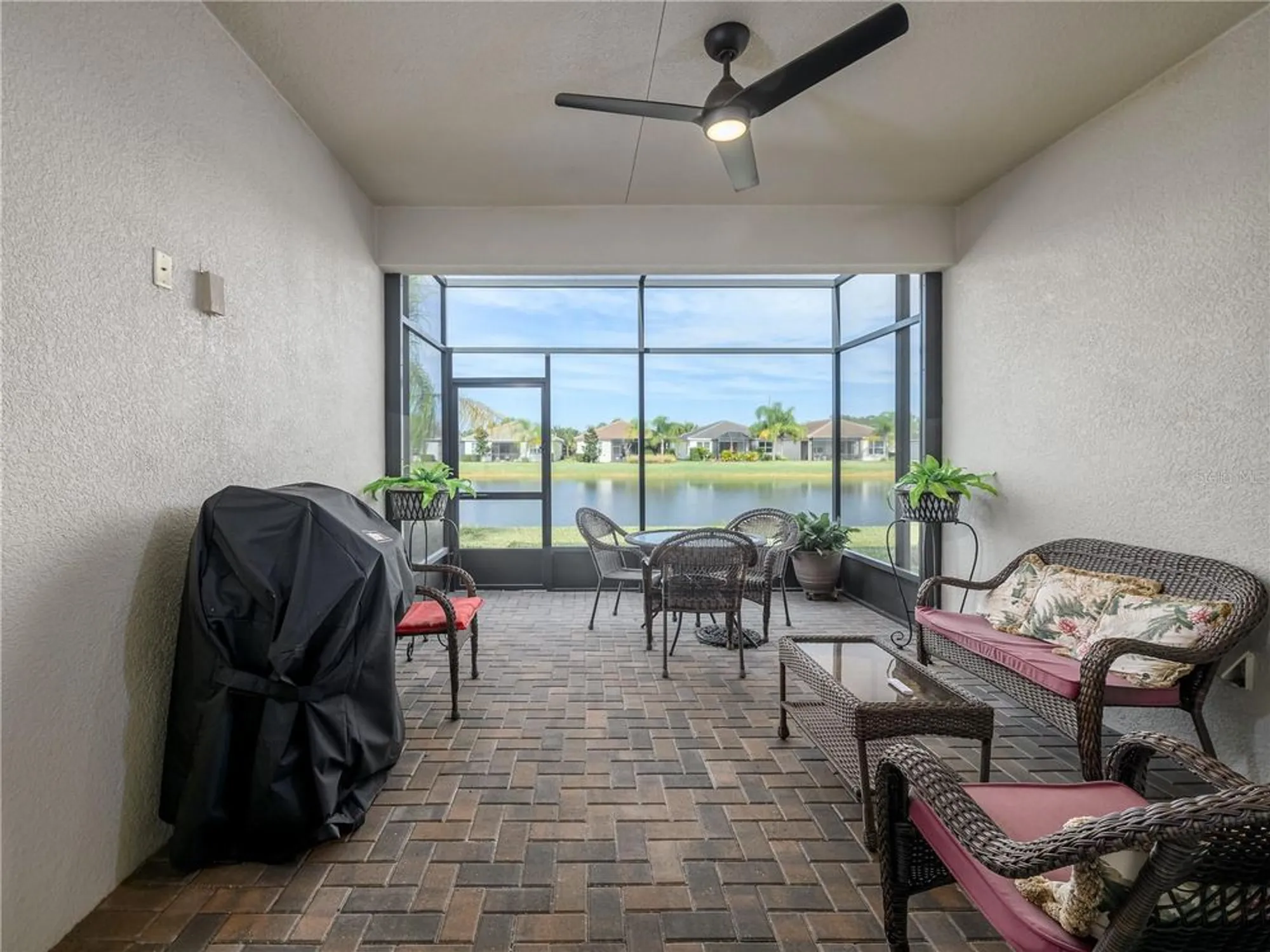 Property Slideshow image 16 of 54 | 5122 sierra falls ct, Wimauma, FL, 33598