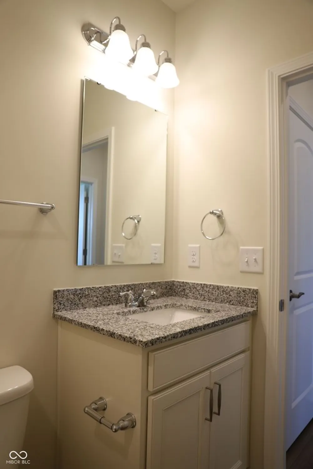 Property Slideshow image 53 of 61 | 811 daisy st, Greenwood, IN, 46143