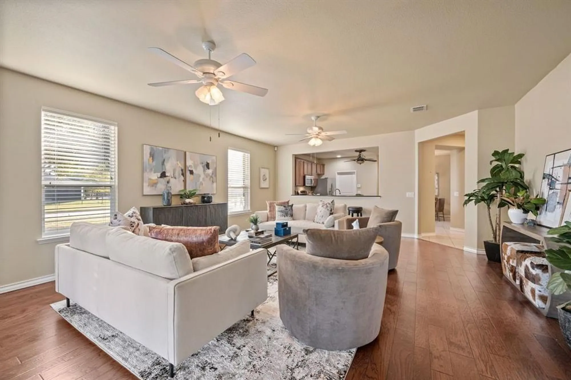 Property Slideshow image 14 of 39 | 7356 pasatiempo dr, Frisco, TX, 75036