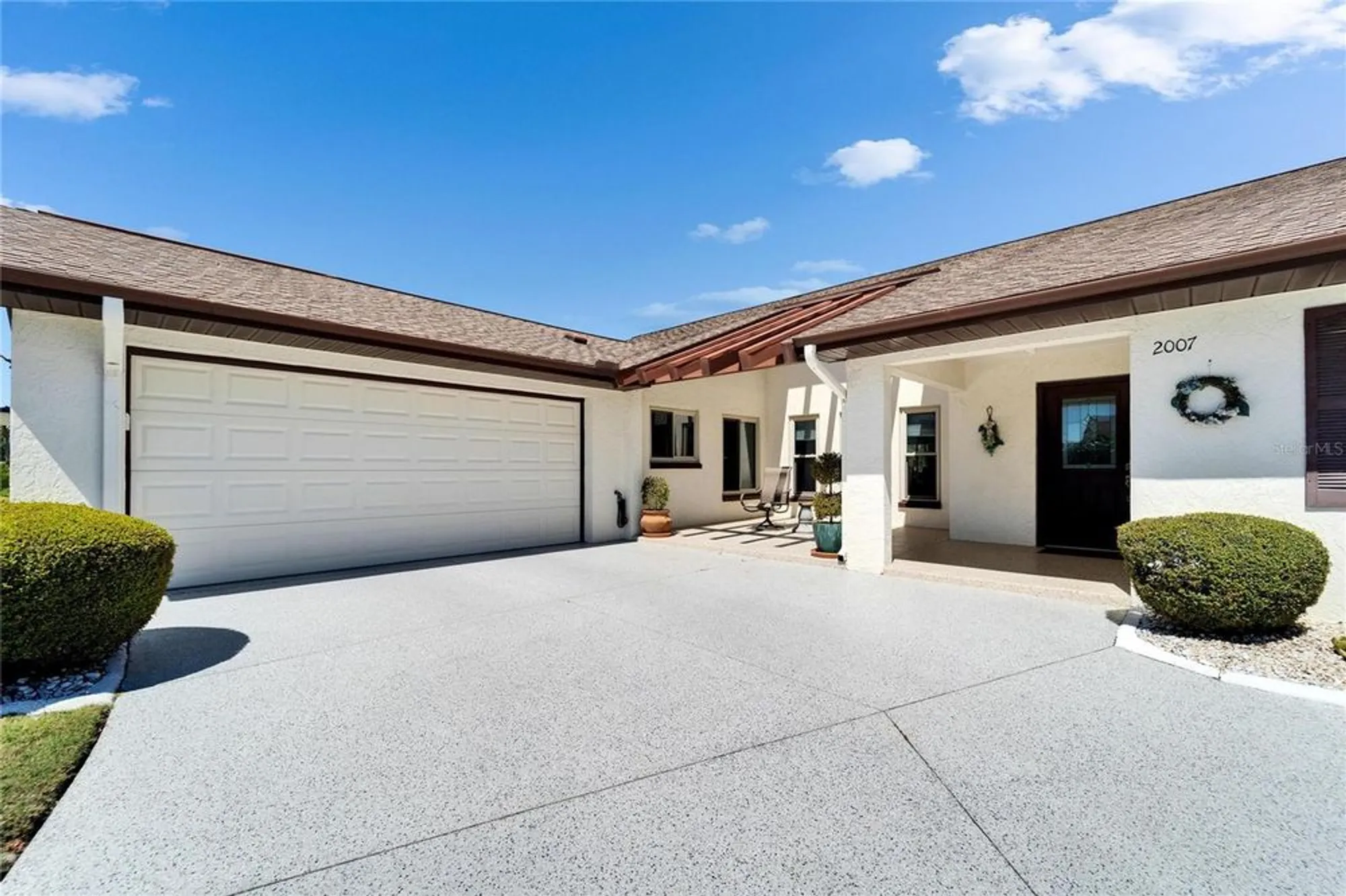 Property Slideshow image 6 of 79 | 2007 east view dr, Sun City Center, FL, 33573