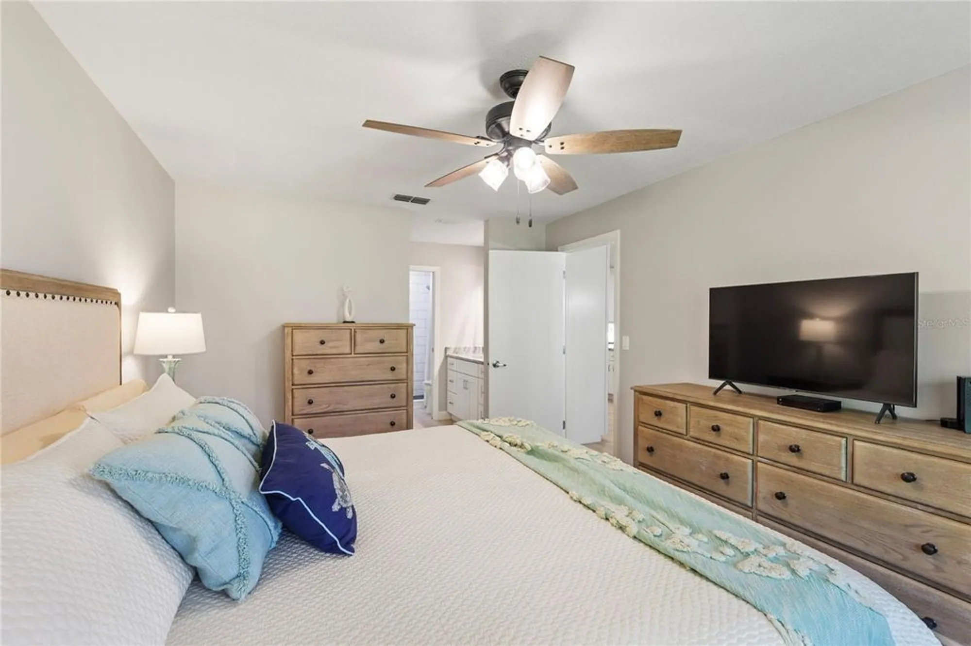 Property Slideshow image 26 of 54 | 2216 sequoia dr, Clearwater, FL, 33763