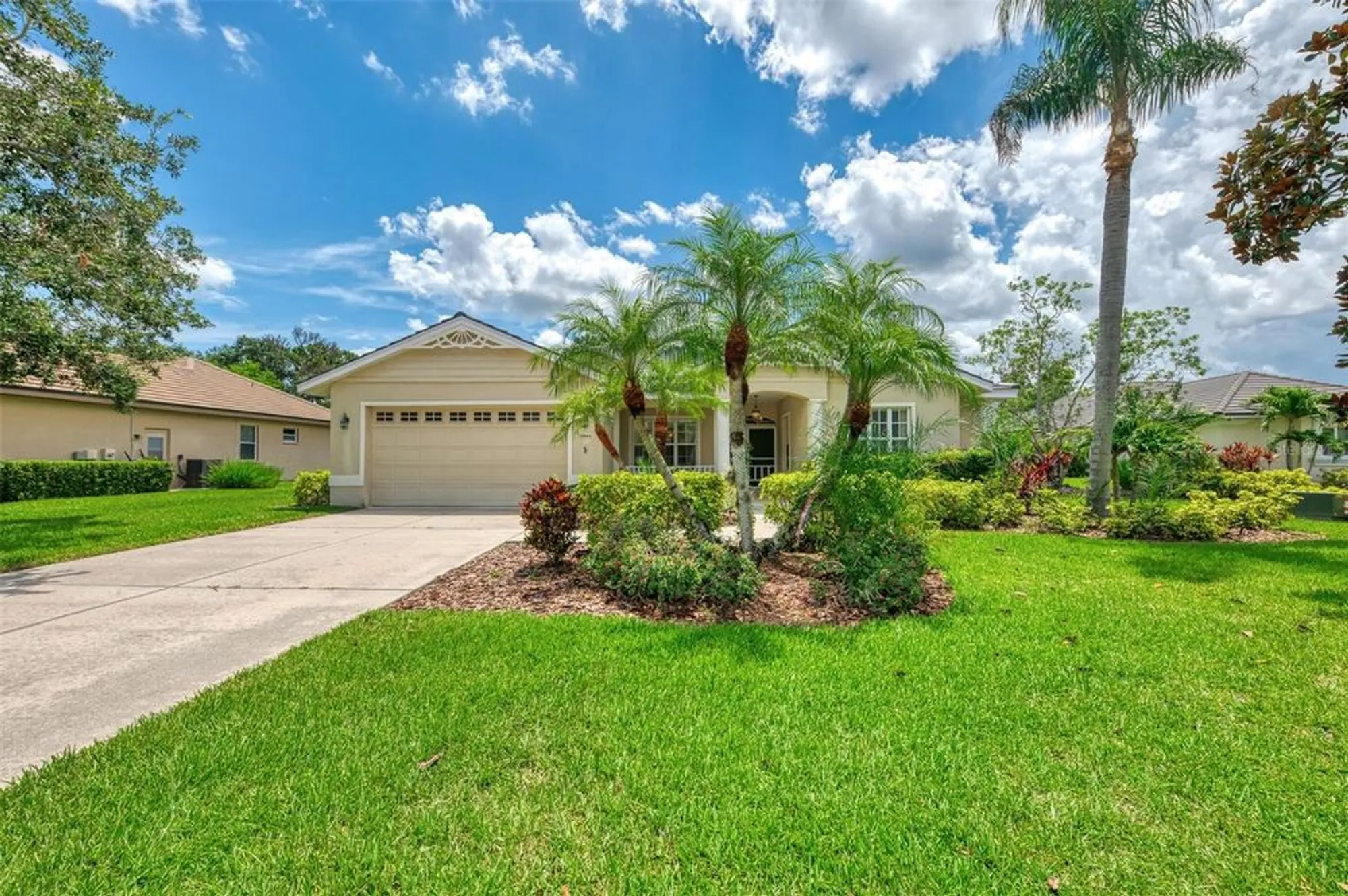 Property Slideshow image 1 of 62 | 6644 butlers crest dr, Bradenton, FL, 34203