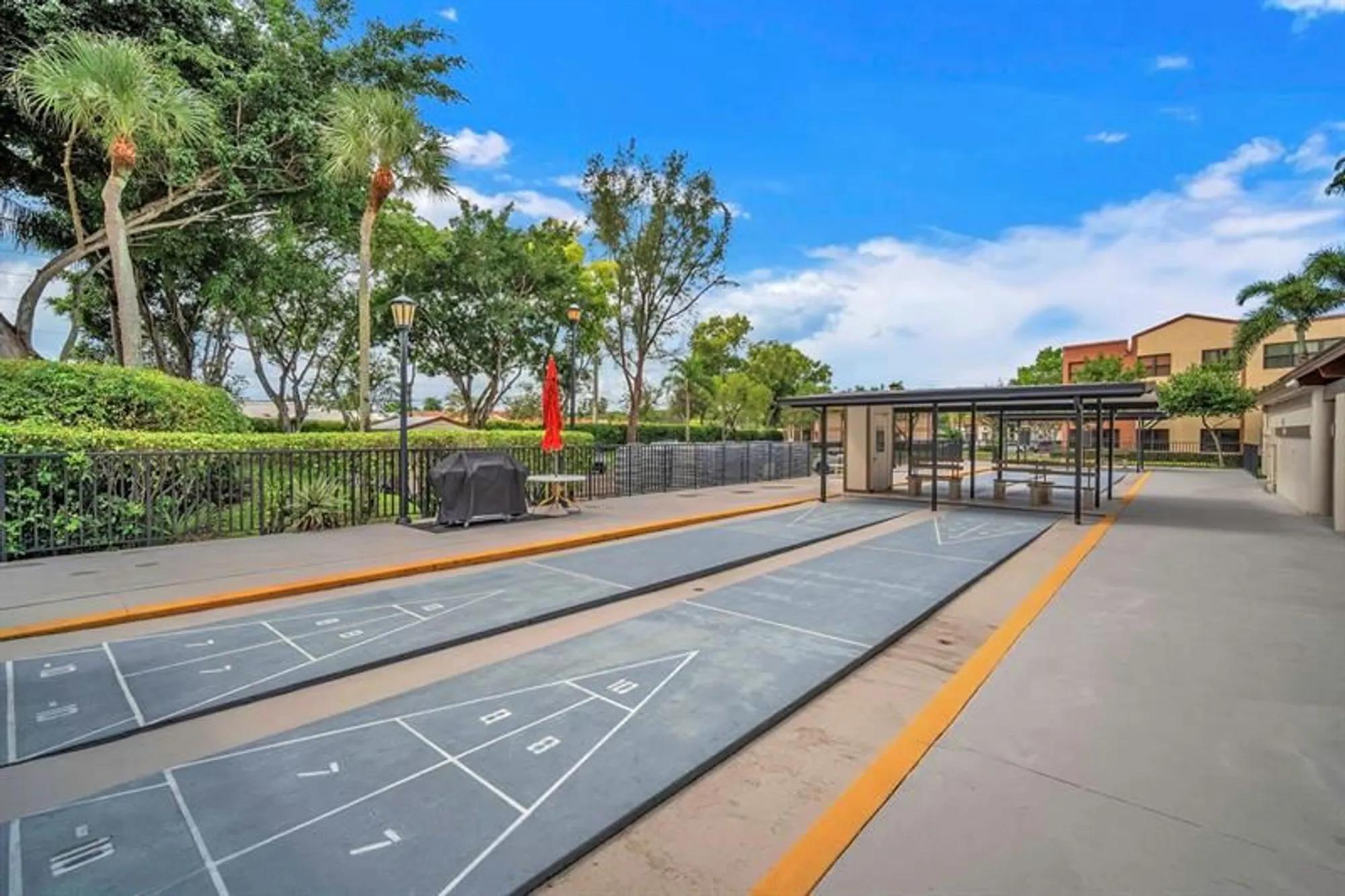 Property Slideshow image 23 of 31 | 10419 e clairmont cir 205, Tamarac, FL, 33321