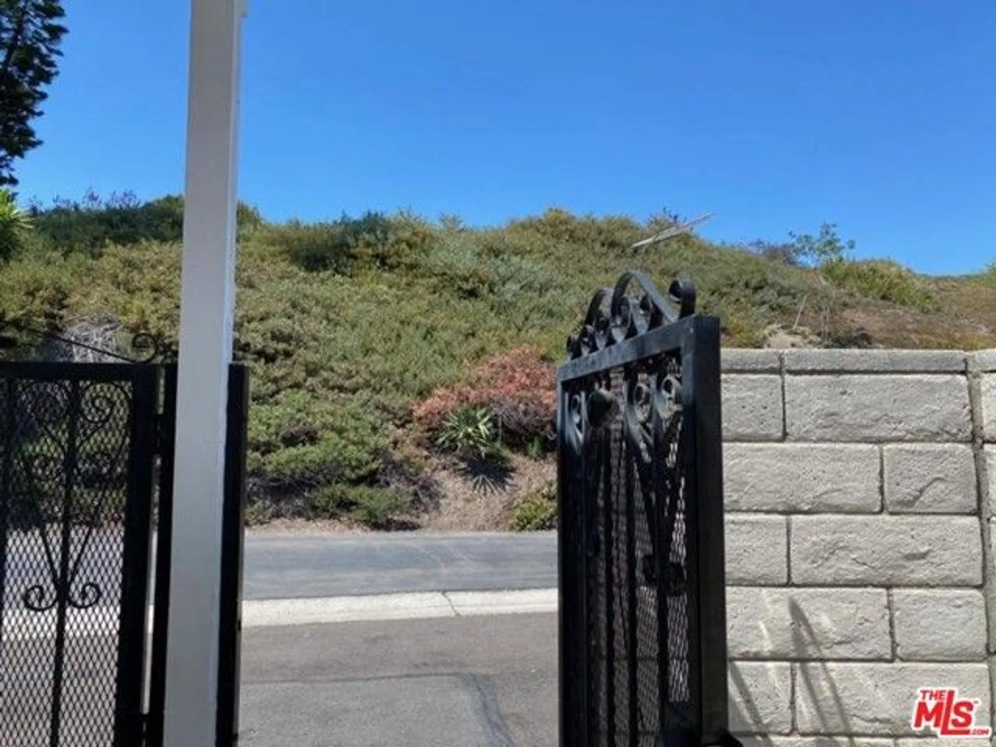Property Slideshow image 12 of 17 | 3501 pear blossom ave, Oceanside, CA, 92057