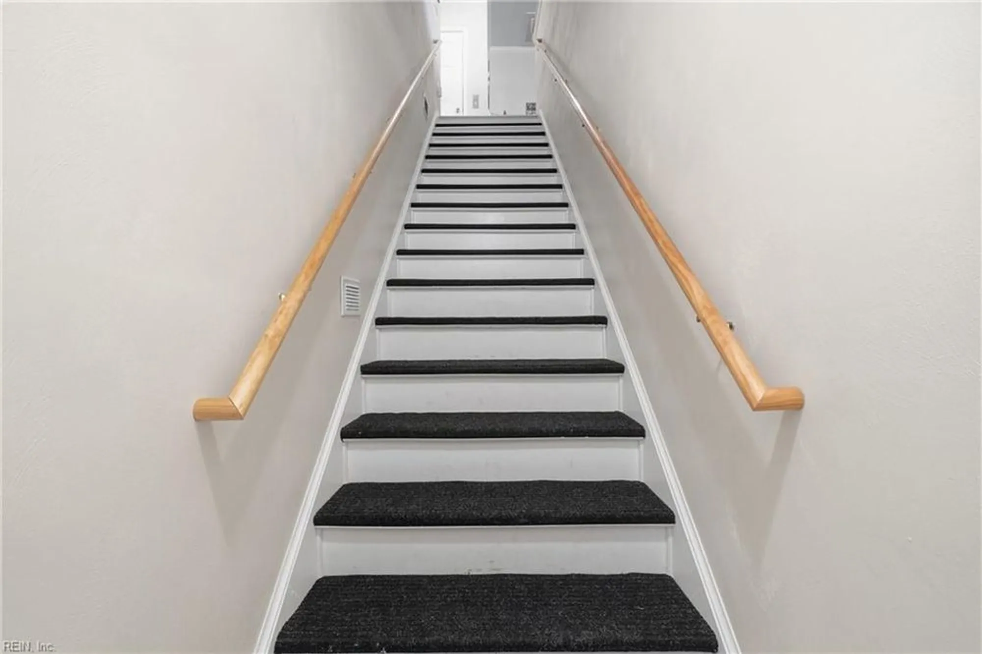 Property Slideshow image 5 of 34 | 2749 browning dr, Virginia Beach, VA, 23456