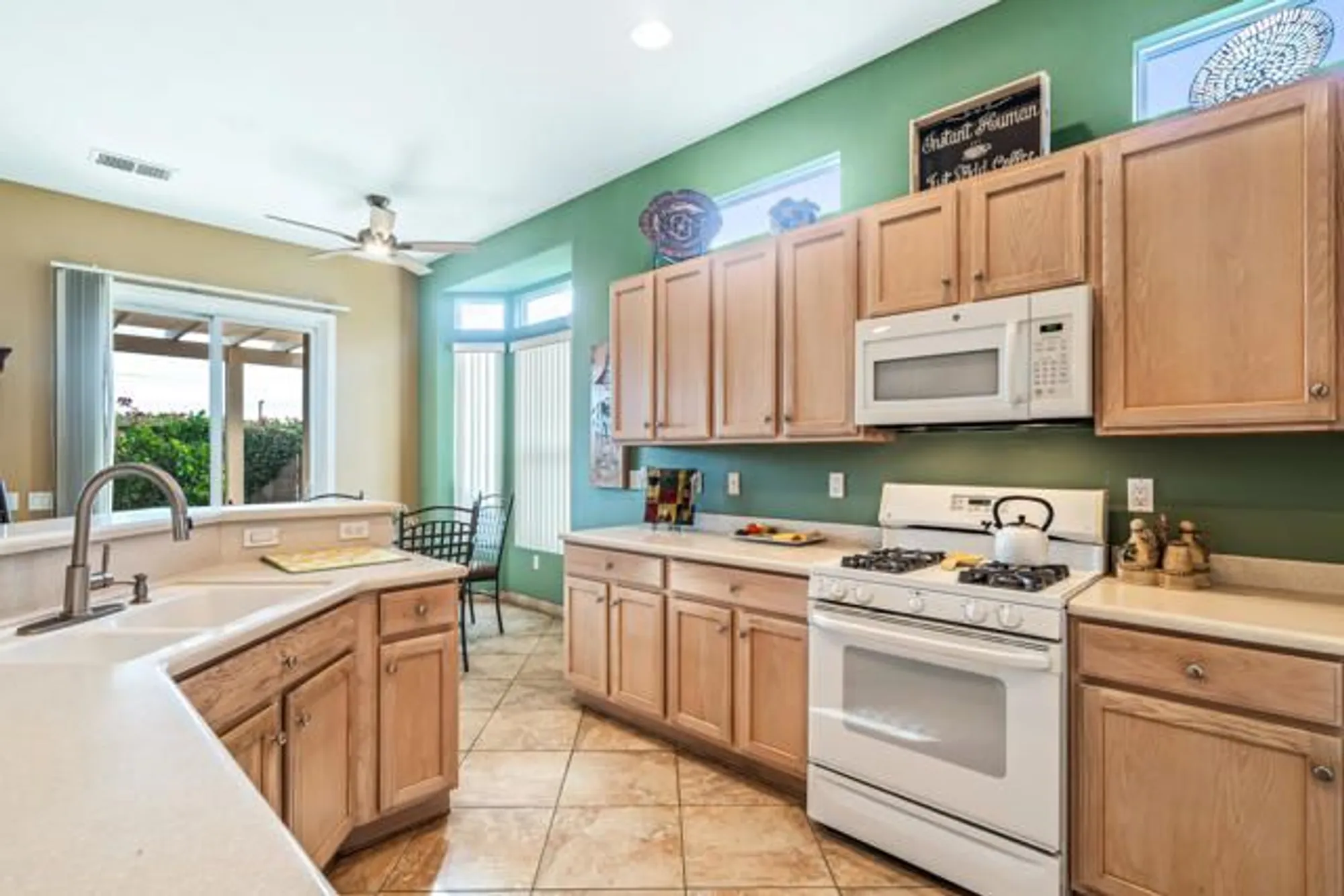 Property Slideshow image 15 of 51 | 43774 royal saint george dr, Indio, CA, 92201