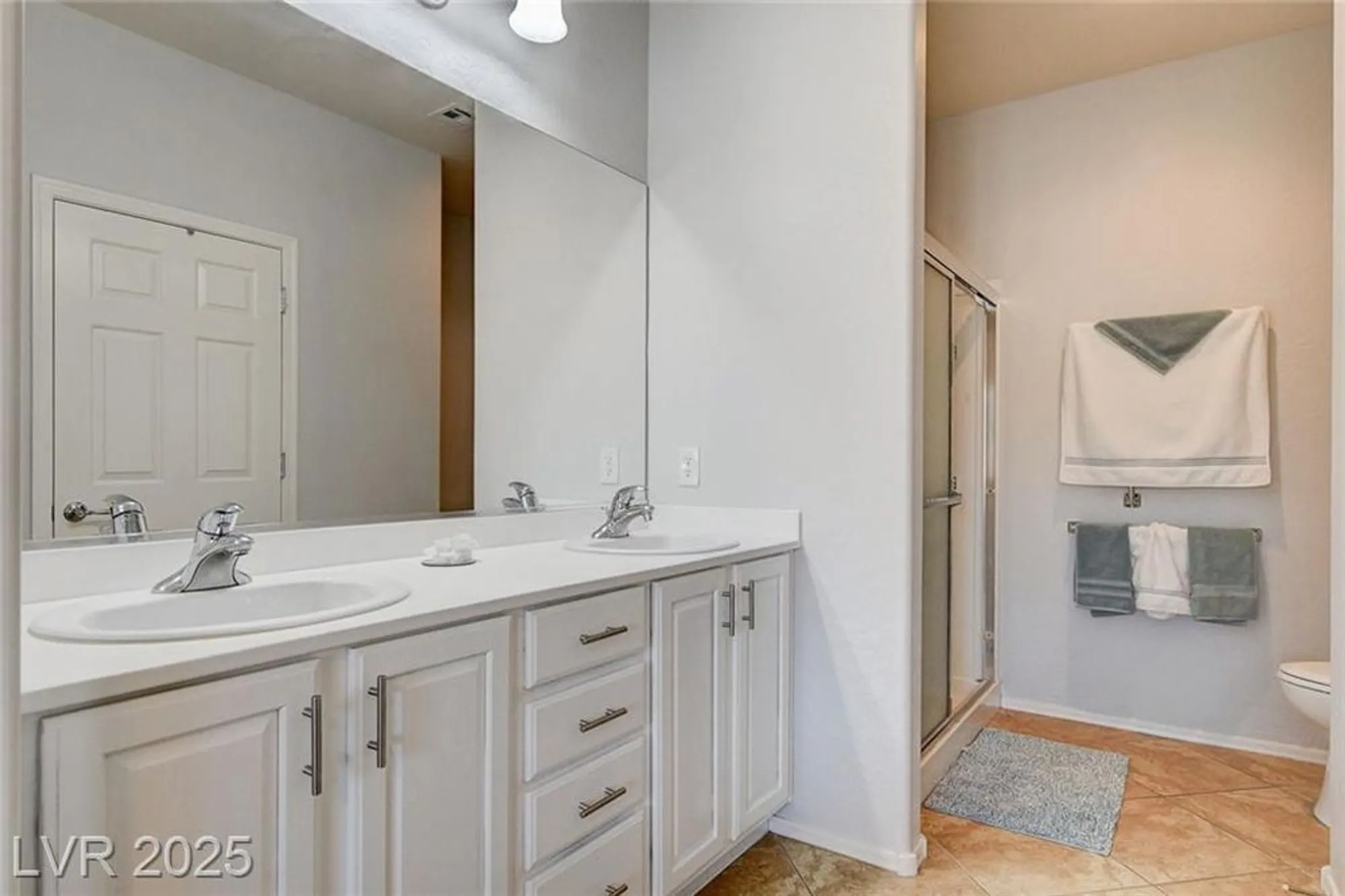 Property Slideshow image 26 of 72 | 2576 binary stars st, Henderson, NV, 89044