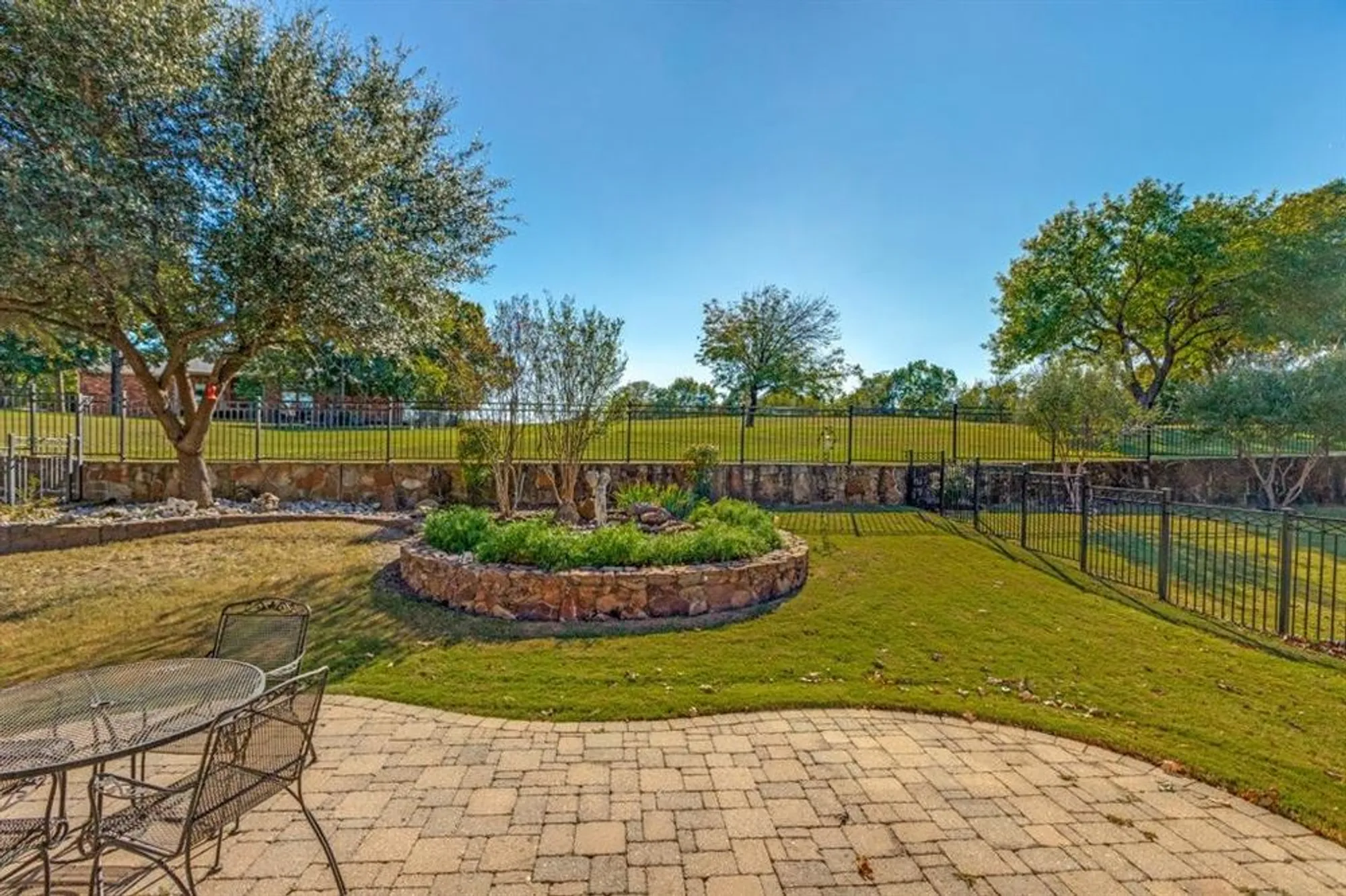 Property Slideshow image 24 of 25 | 727 scenic ranch cir, Fairview, TX, 75069