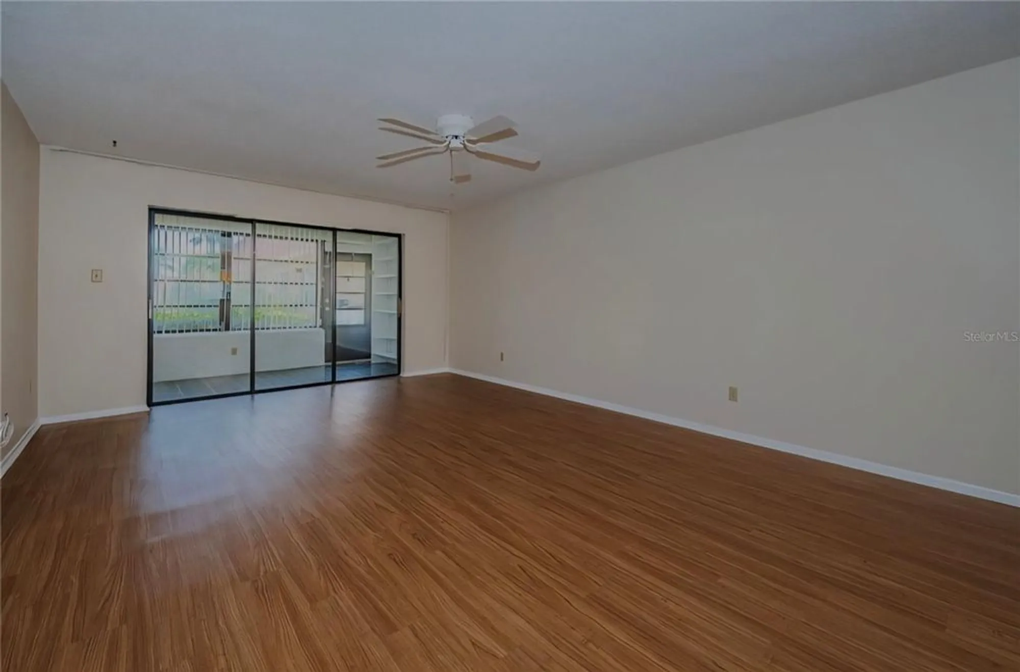 Property Slideshow image 12 of 27 | 19029 us highway 19 n apt 10d, Clearwater, FL, 33764
