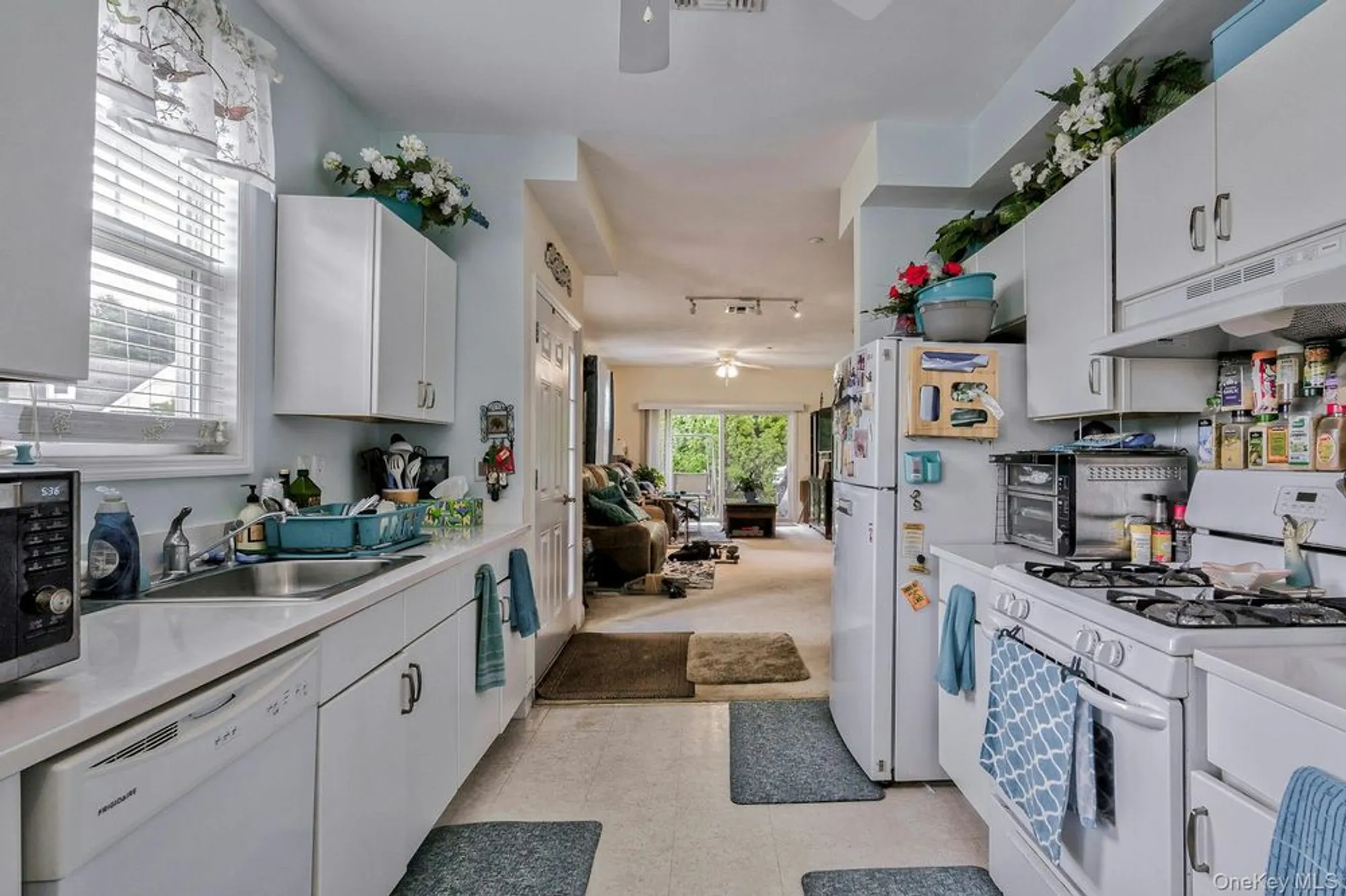 Property Slideshow image 19 of 40 | 279 augusta dr, Medford, NY, 11763