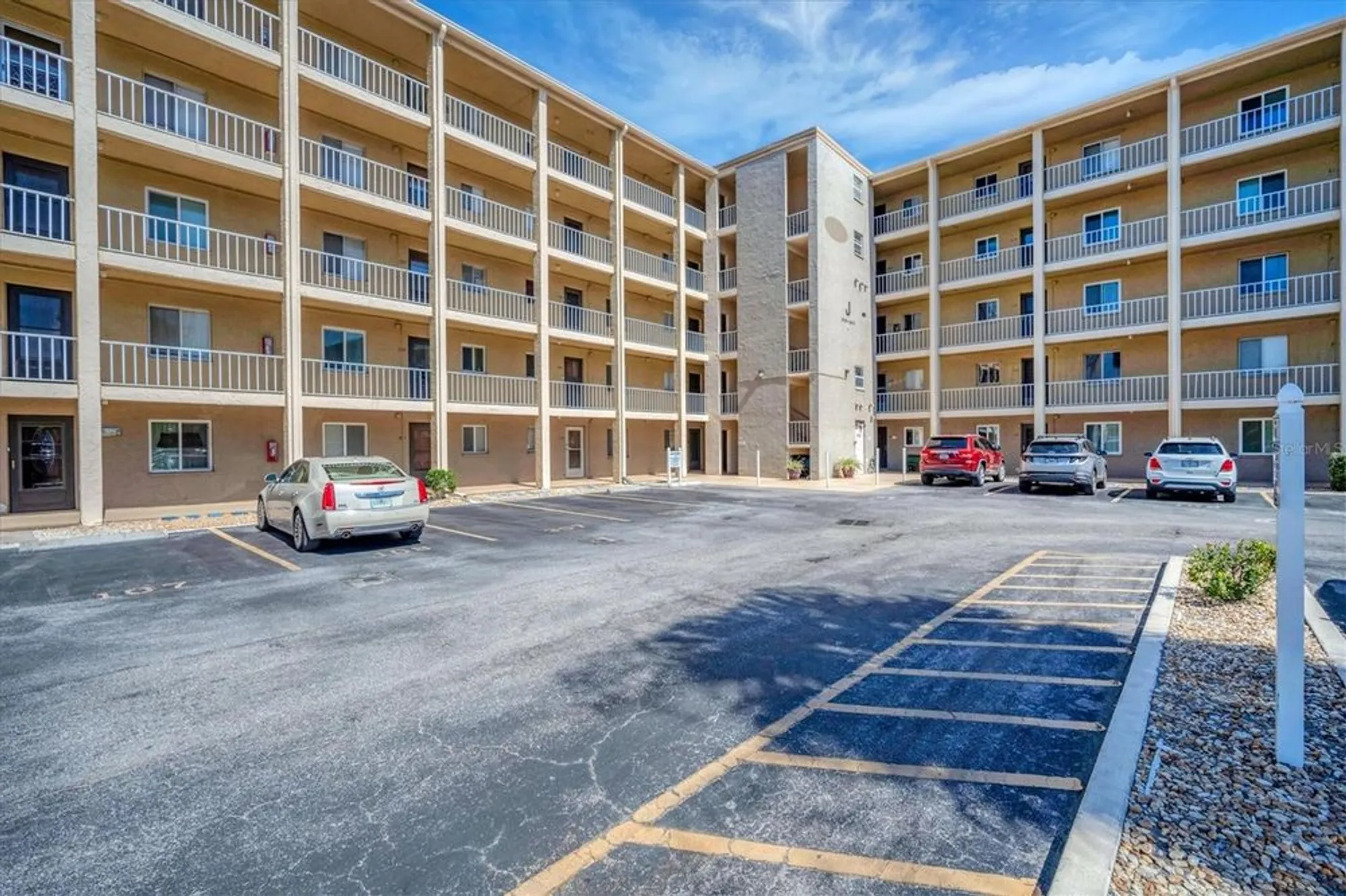 Property Slideshow image 2 of 33 | 3661 lake bayshore dr # 507j, Bradenton, FL, 34205