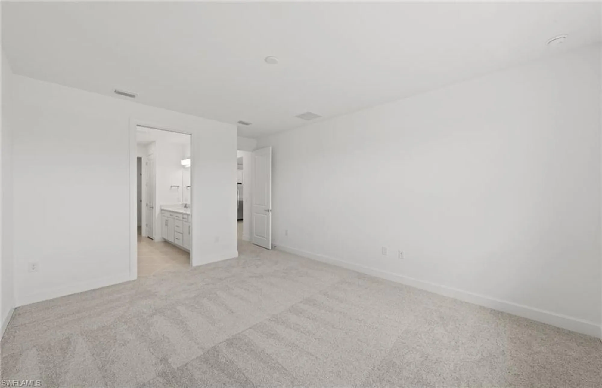 Property Slideshow image 19 of 46 | 17290 willow tree ln, North Fort Myers, FL, 33917