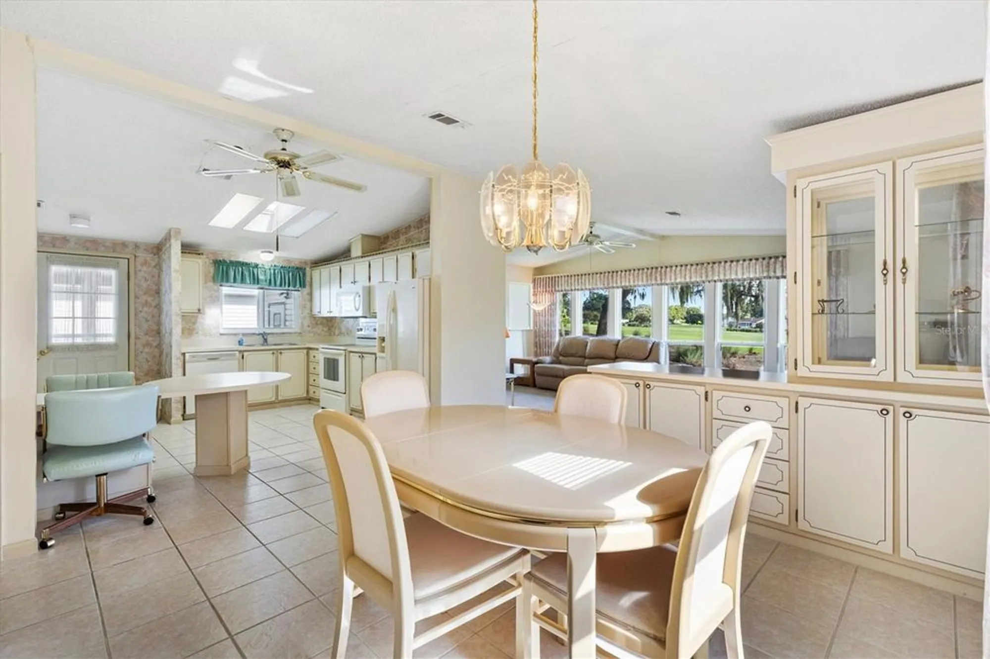 Property Slideshow image 11 of 38 | 523 bonita dr, The Villages, FL, 32159