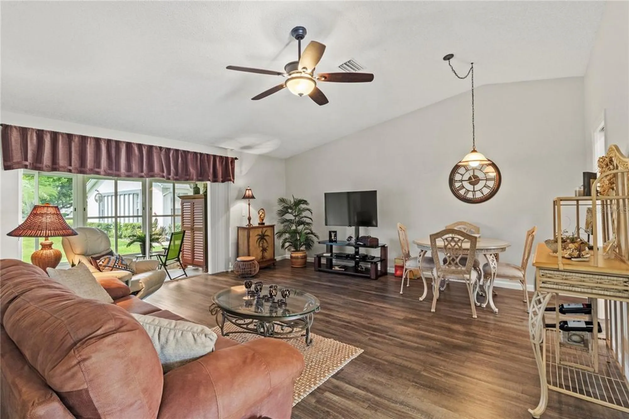 Property Slideshow image 19 of 57 | 3619 36th avenue dr, Bradenton, FL, 34205