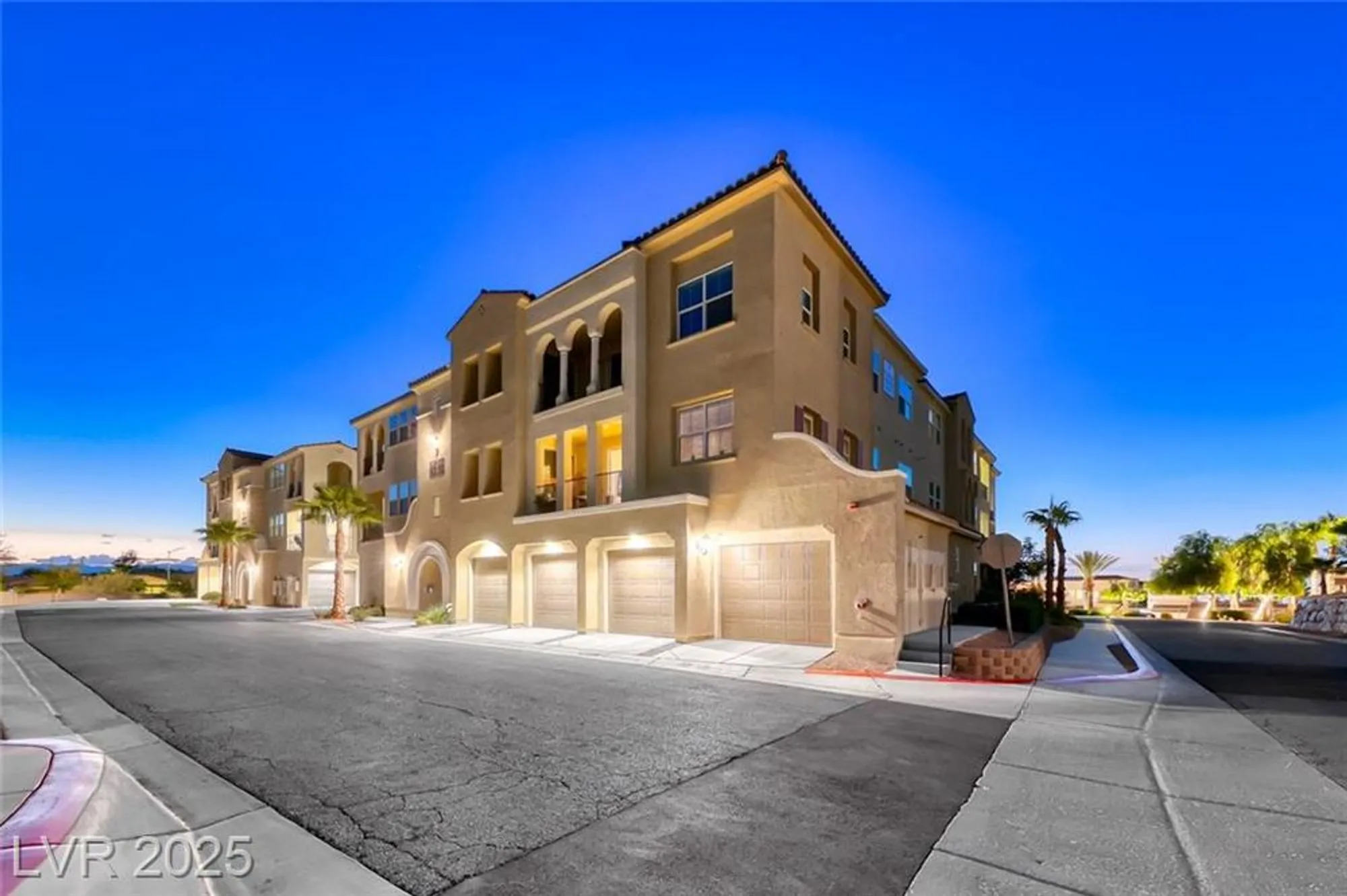 Property Slideshow image 3 of 57 | 2555 hampton rd 9308, Henderson, NV, 89052