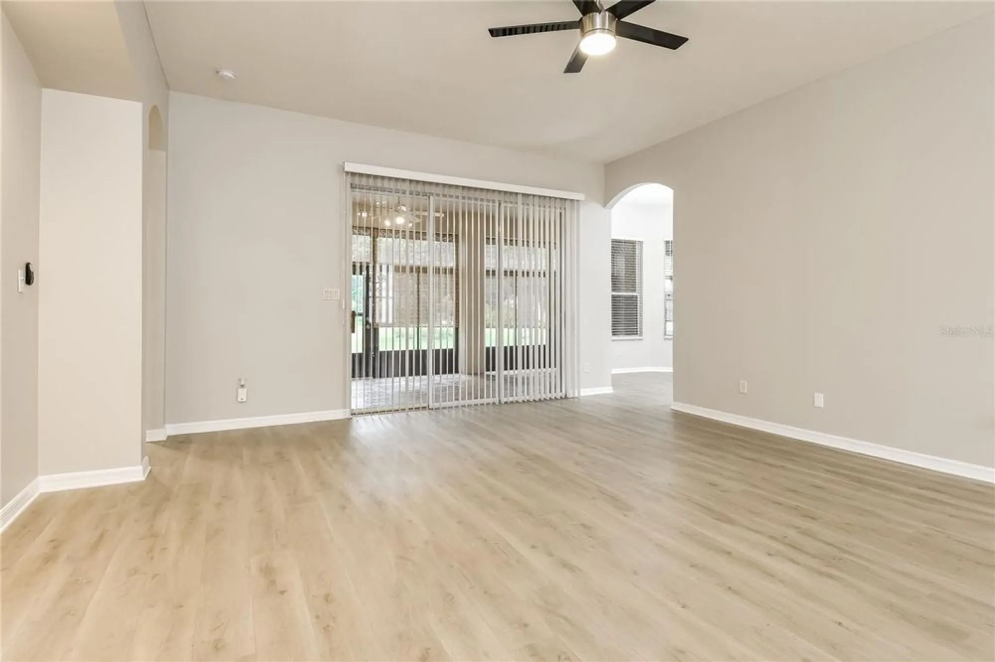 Property Slideshow image 4 of 16 | 25012 laurel valley rd, Leesburg, FL, 34748