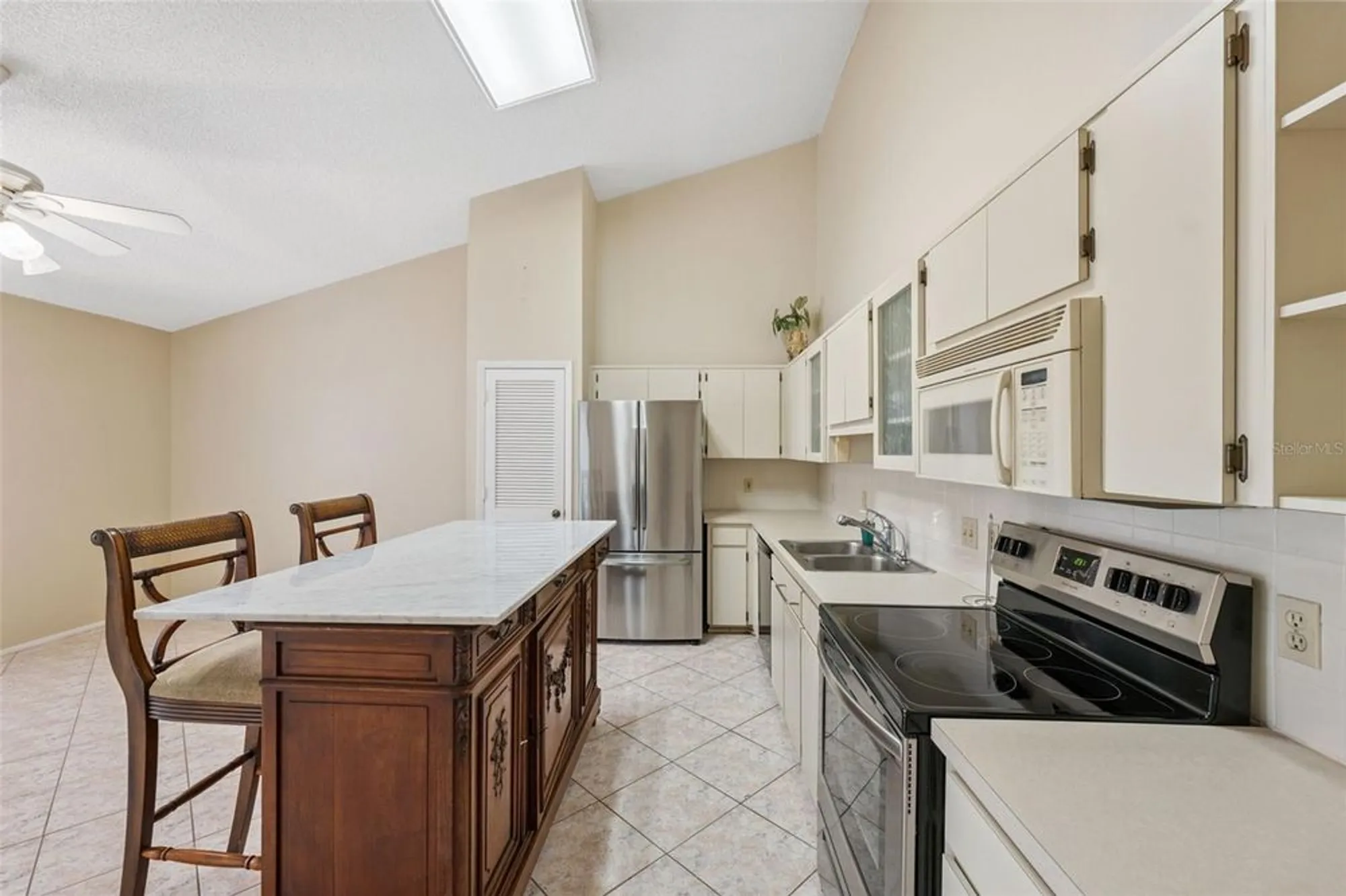 Property Slideshow image 19 of 49 | 2192 swedish dr 26, Clearwater, FL, 33763