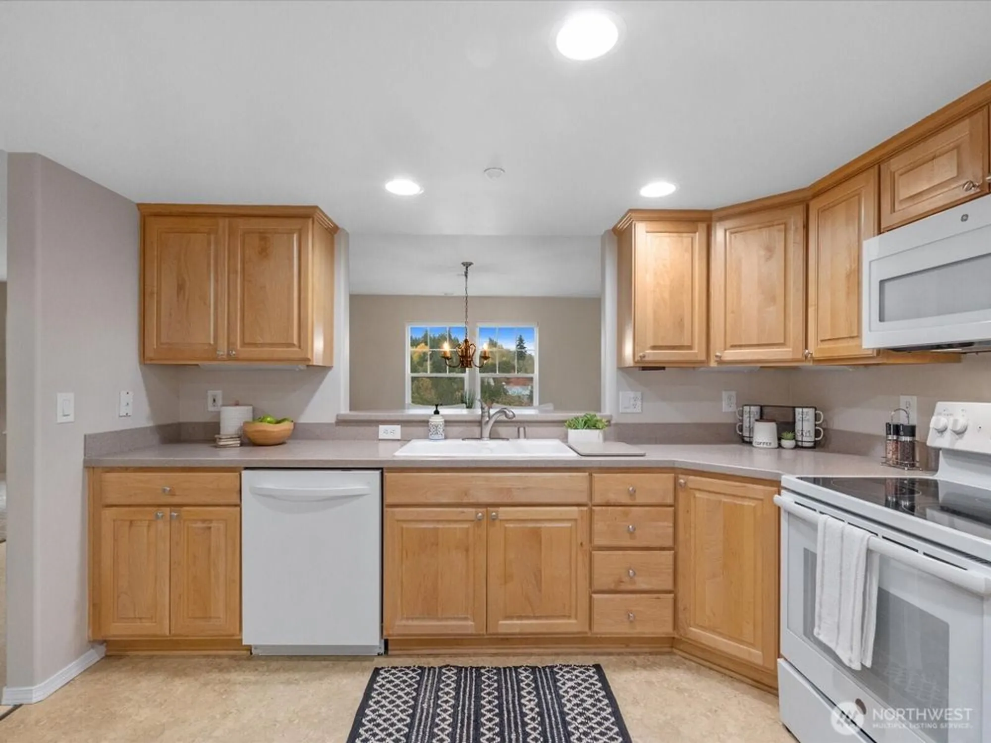 Property Slideshow image 9 of 38 | 4520 226th ter se # 2651, Issaquah, WA, 98029