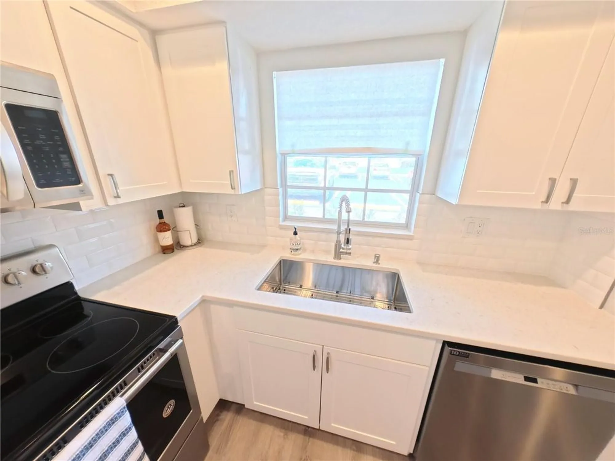 Property Slideshow image 6 of 29 | 302 47th avenue dr 117, Bradenton, FL, 34207