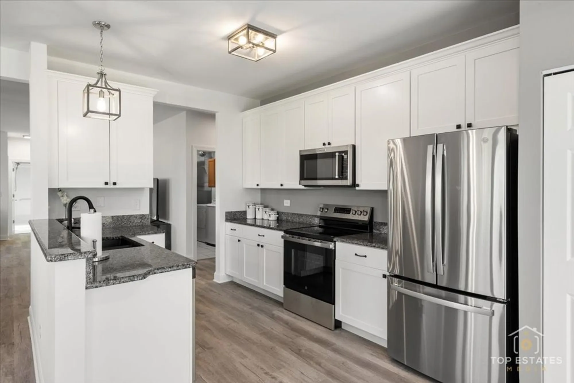 Property Slideshow image 9 of 28 | 13705 s redbud dr, Plainfield, IL, 60544