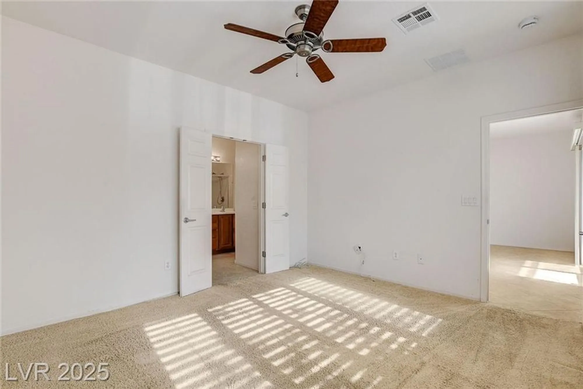 Property Slideshow image 18 of 48 | 2421 willow wren dr, North Las Vegas, NV, 89084