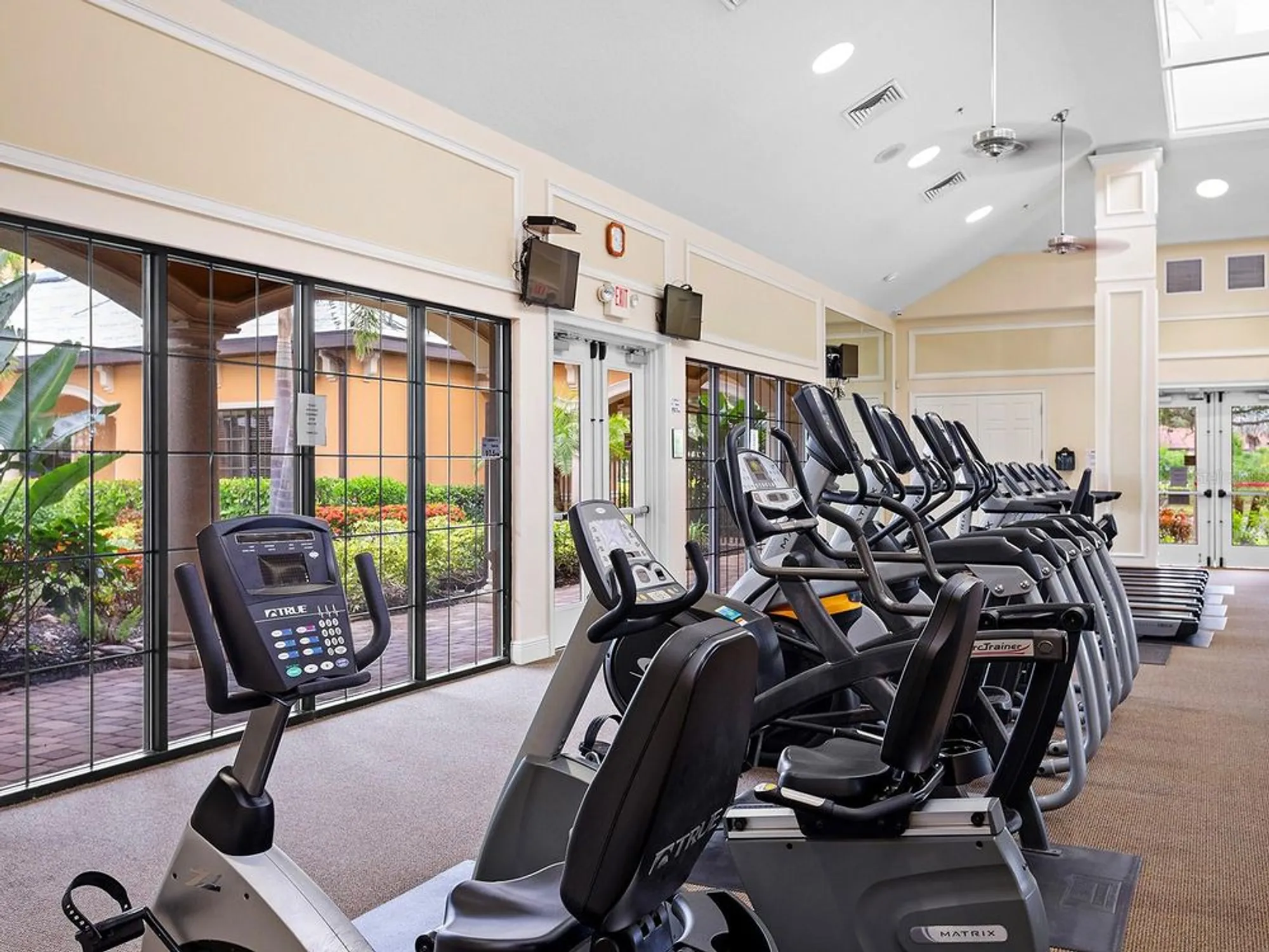 Property Slideshow image 33 of 38 | 20611 pezzana dr, Venice, FL, 34292