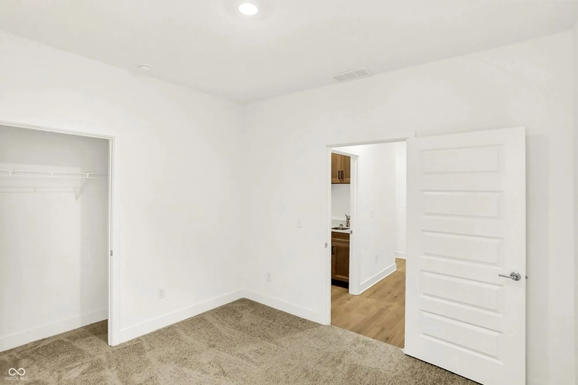 Property Slideshow image 42 of 52 | 5076 foxley park ln, Avon, IN, 46123