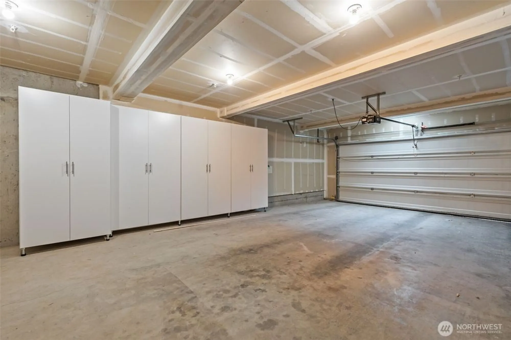 Property Slideshow image 31 of 40 | 22637 se 44th ln, Issaquah, WA, 98029