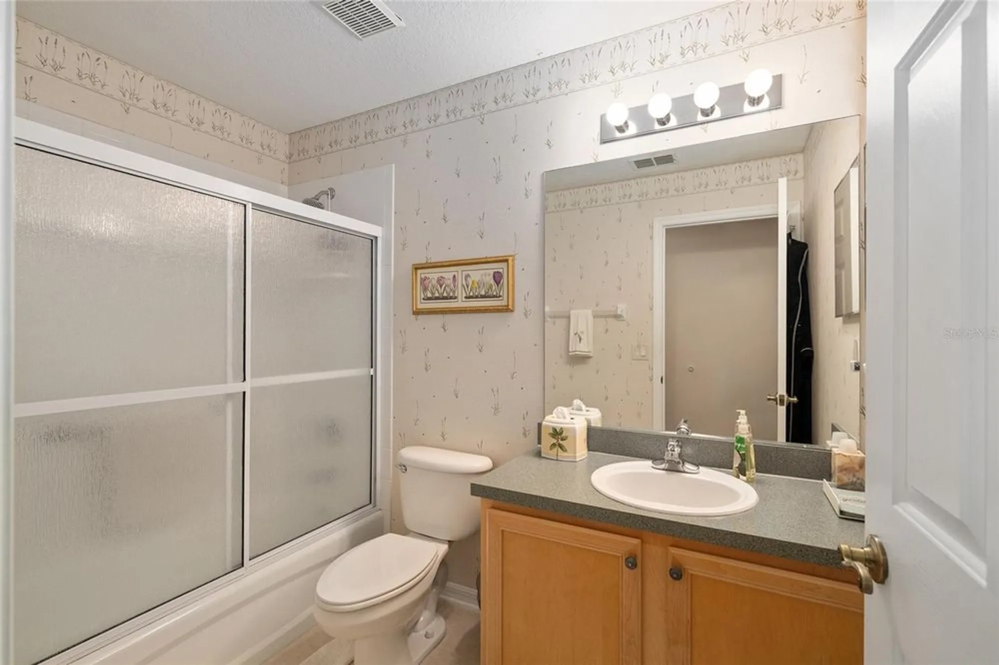 Property Slideshow image 32 of 37 | 24817 cranes roost cir, Leesburg, FL, 34748