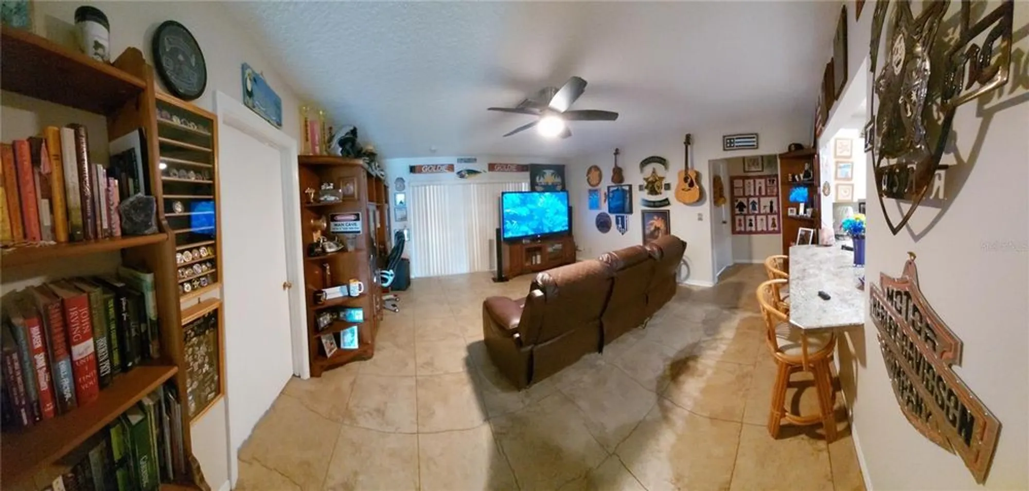 Property Slideshow image 29 of 39 | 906 bluewater dr, Sun City Center, FL, 33573