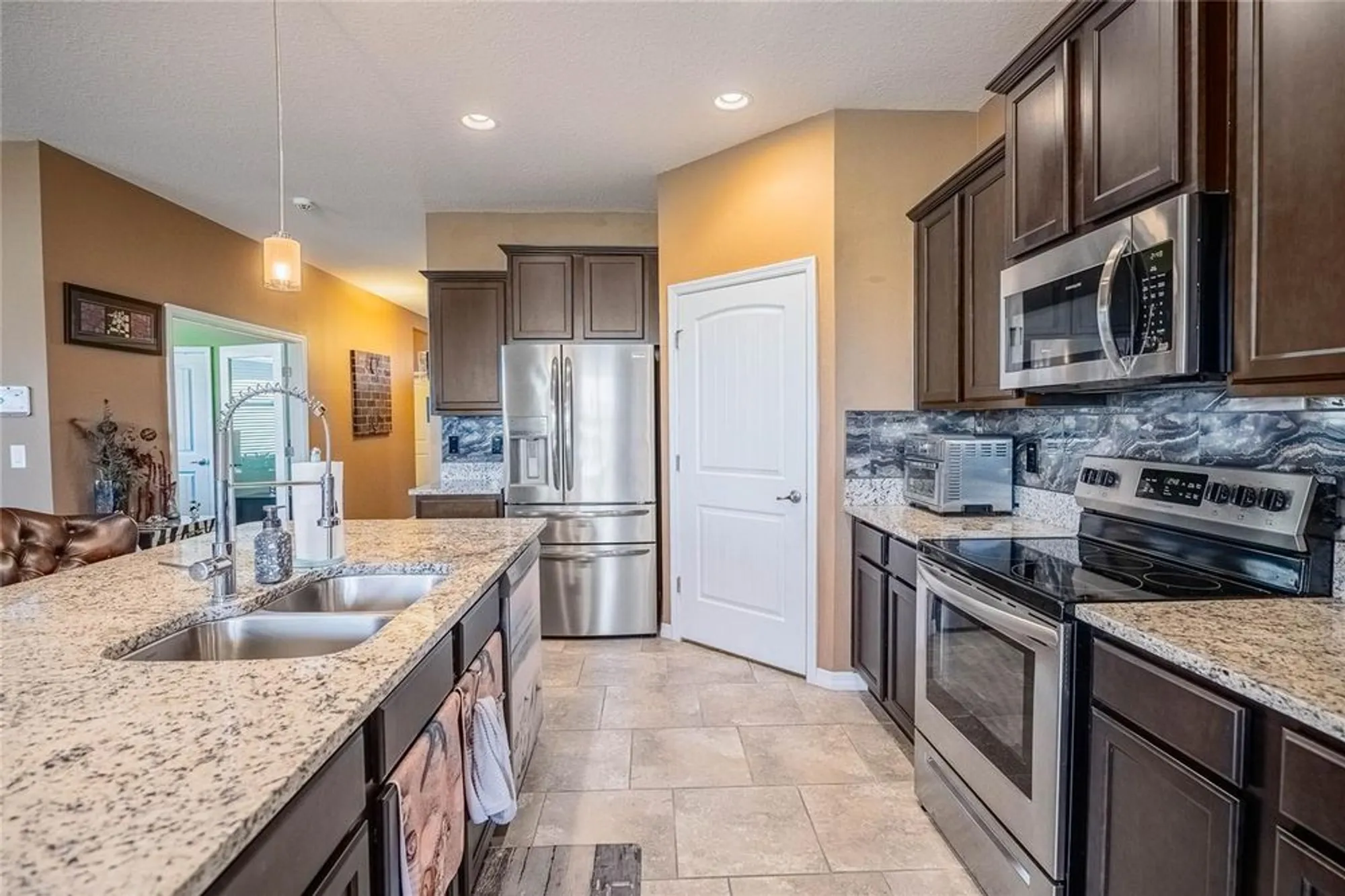 Property Slideshow image 28 of 52 | 2667 canyon crest dr, Lakeland, FL, 33811