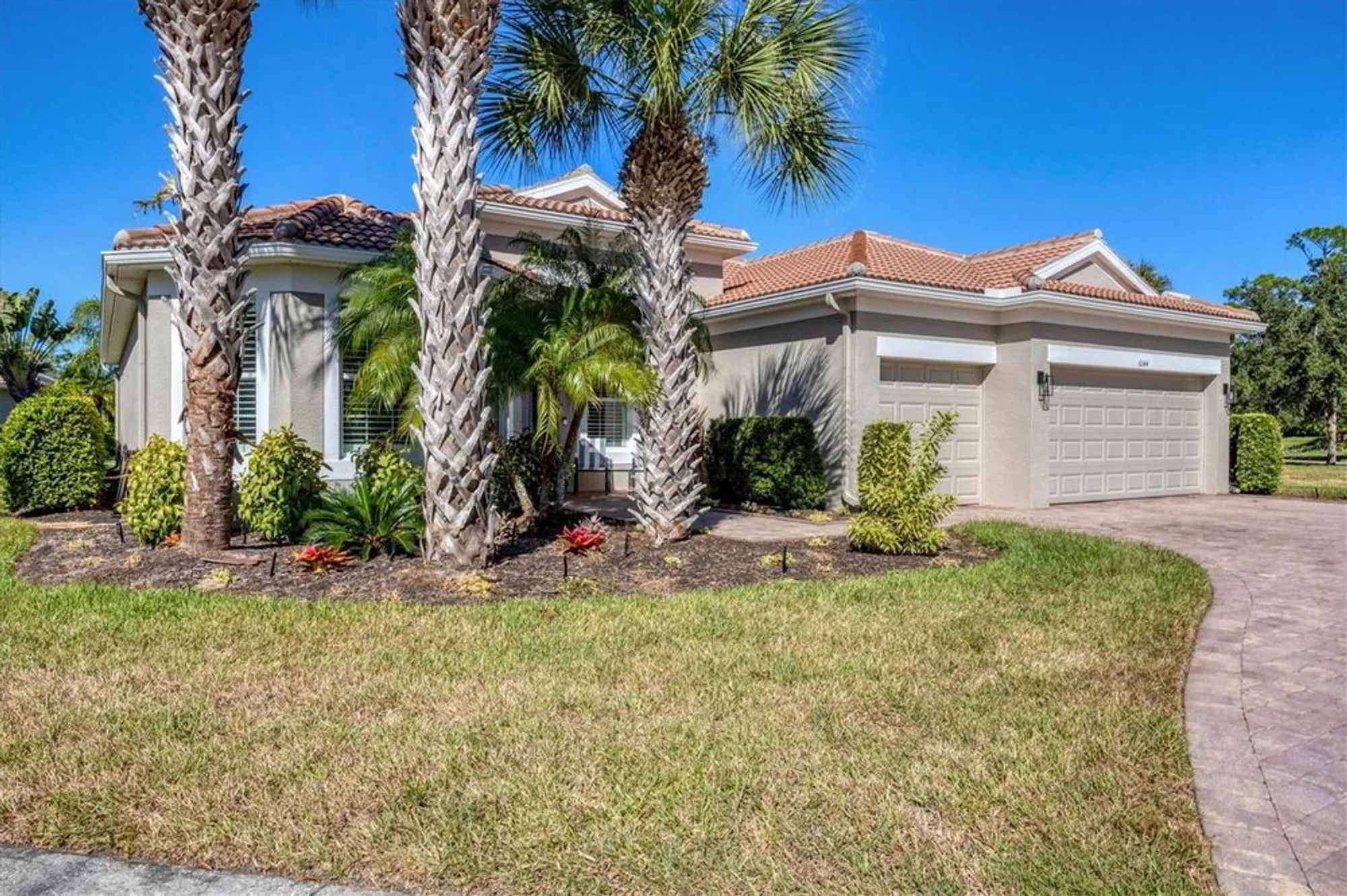 Property Slideshow image 3 of 66 | 6144 abaco dr, Sarasota, FL, 34238
