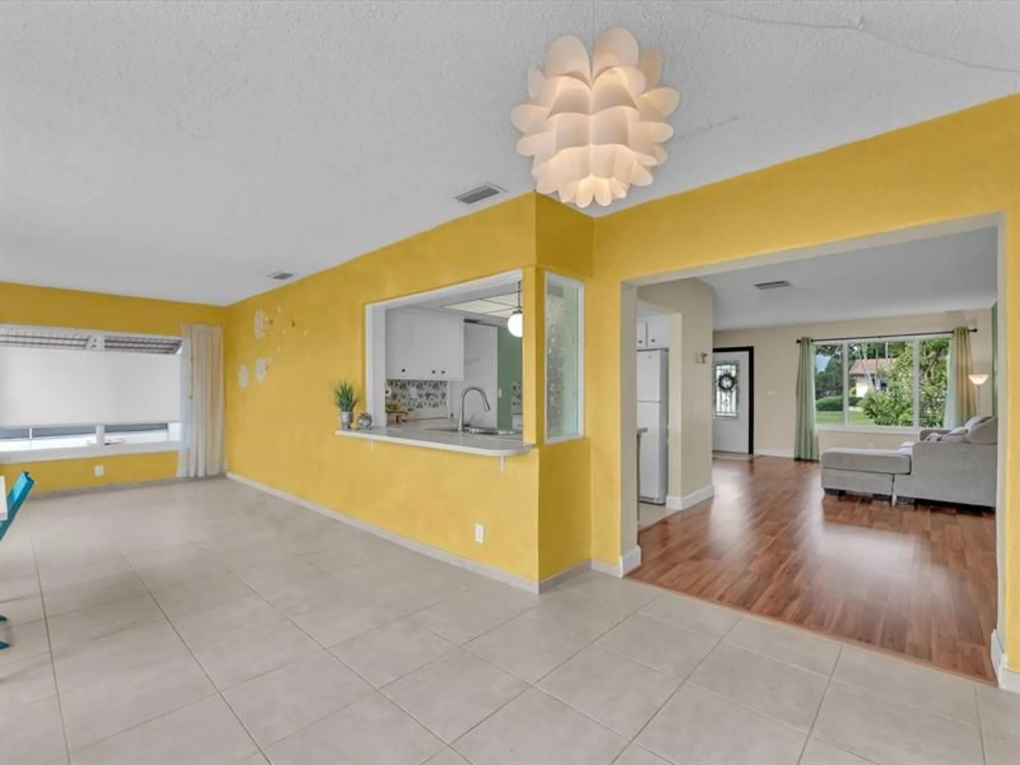 Property Slideshow image 11 of 25 | 4623 nw 46th st, Tamarac, FL, 33319
