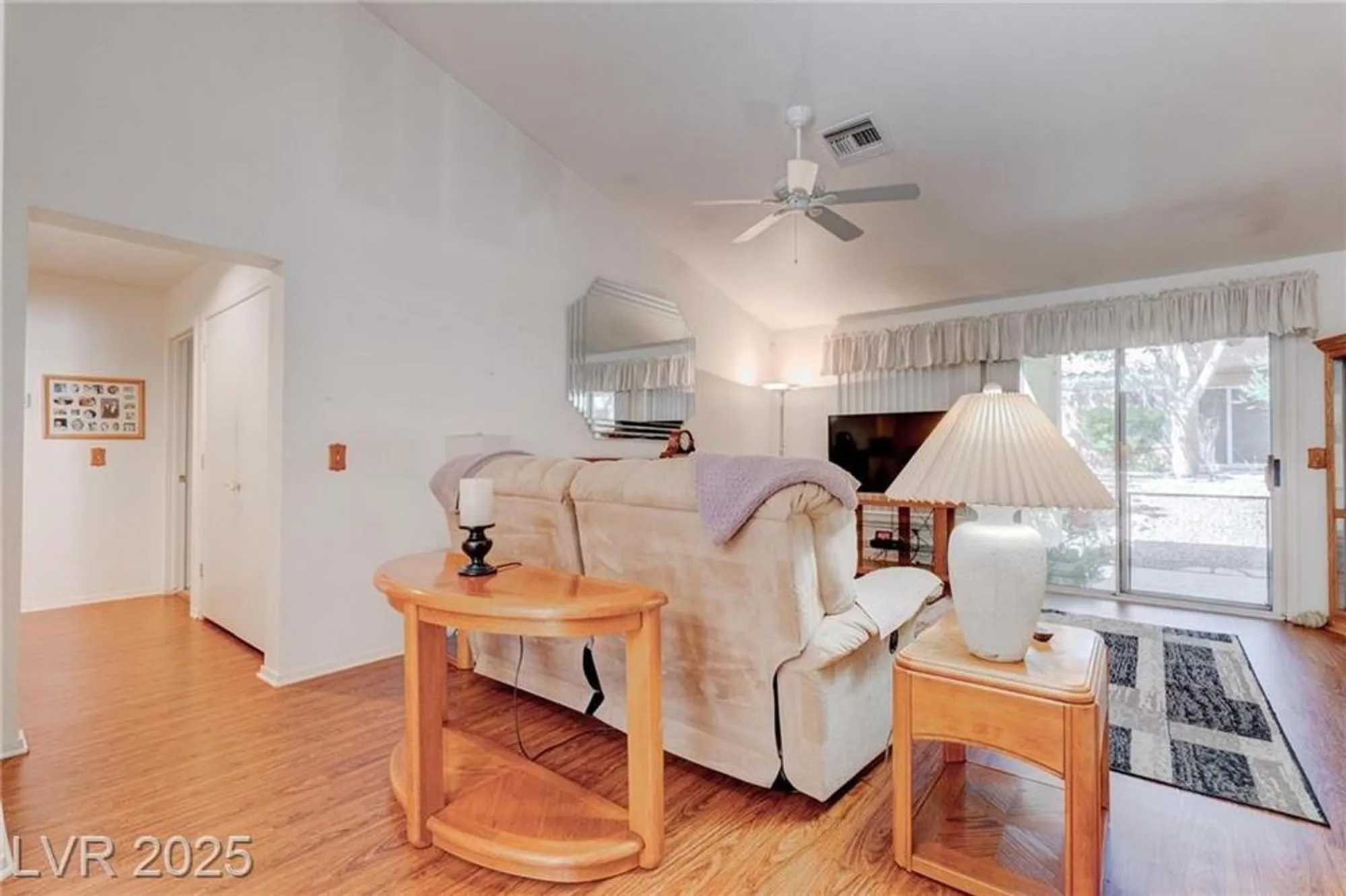 Property Slideshow image 17 of 42 | 2541 desert glen dr, Las Vegas, NV, 89134