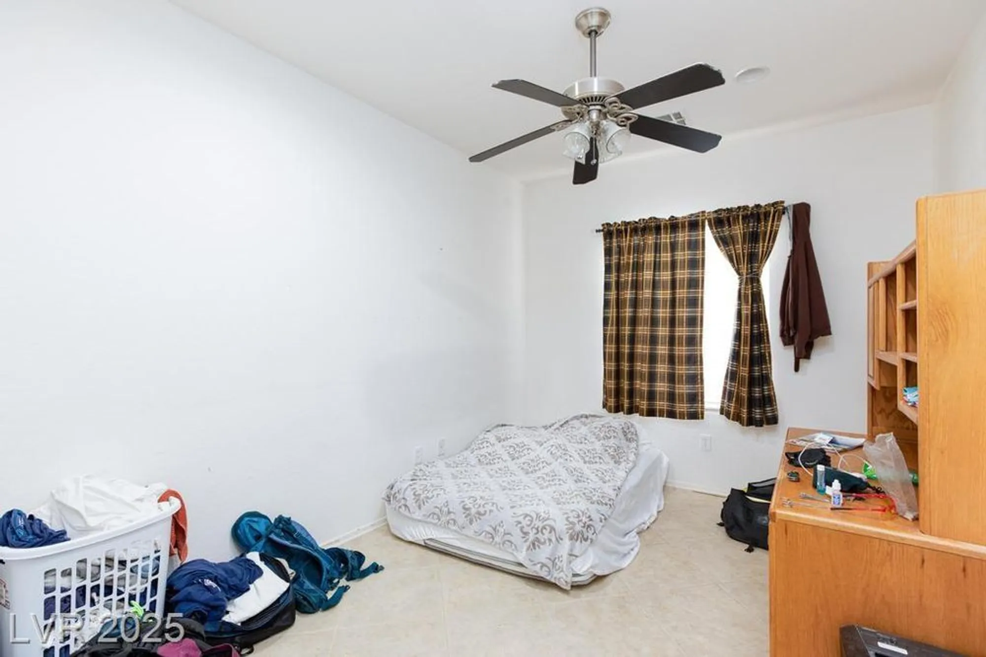 Property Slideshow image 9 of 33 | 7716 homing pigeon st, North Las Vegas, NV, 89084