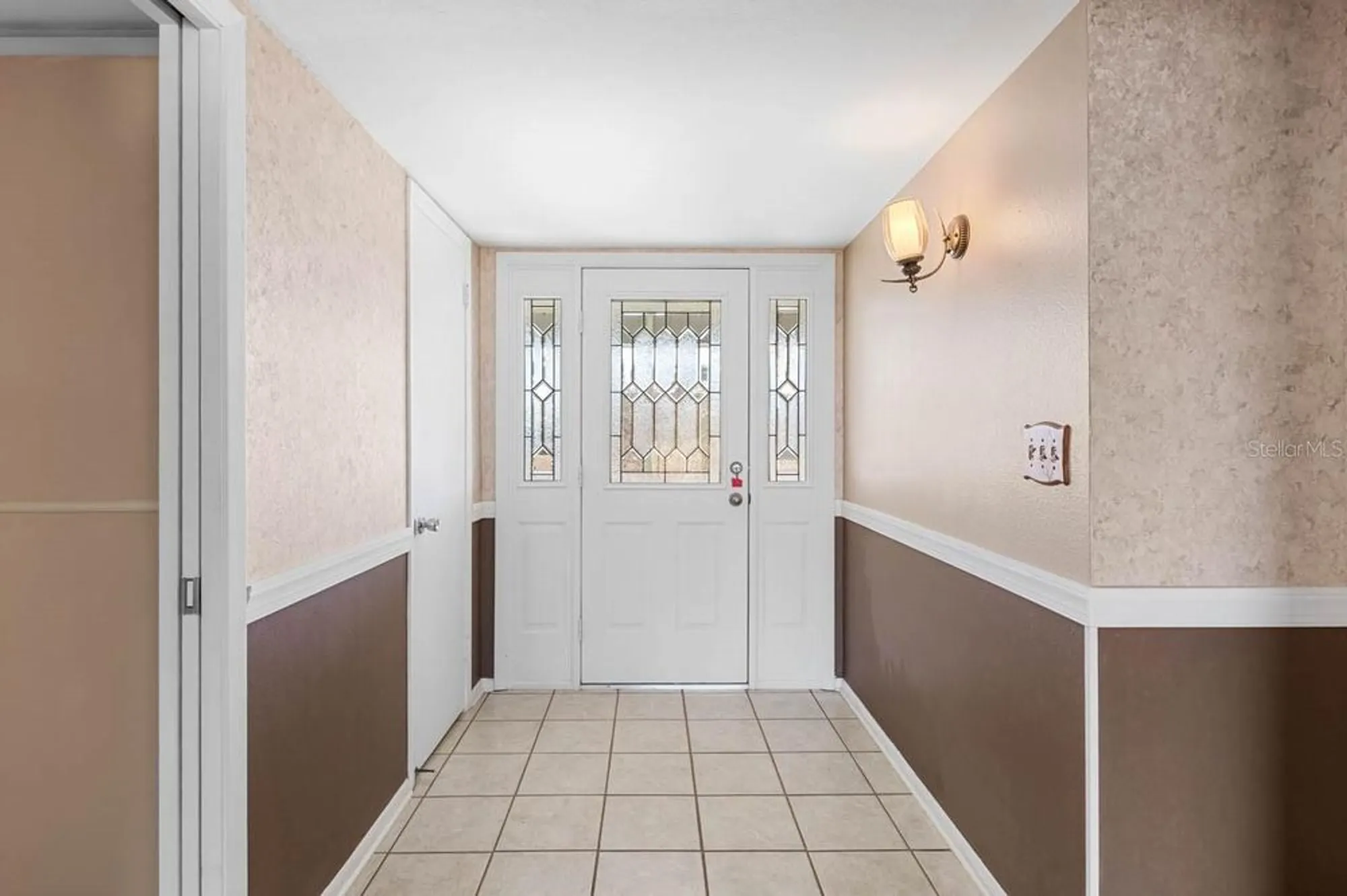 Property Slideshow image 3 of 80 | 829 fox hills dr, Sun City Center, FL, 33573