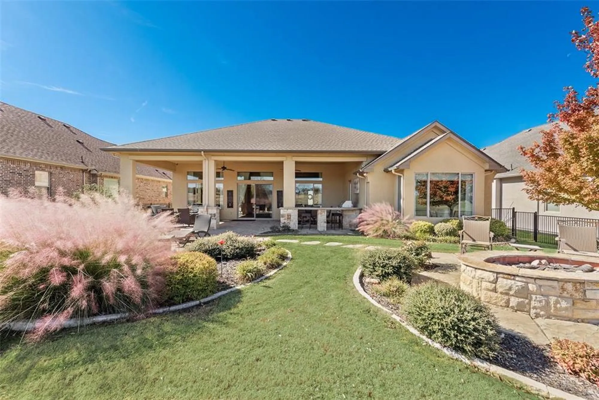 Property Slideshow image 29 of 32 | 11532 southerland dr, Denton, TX, 76207