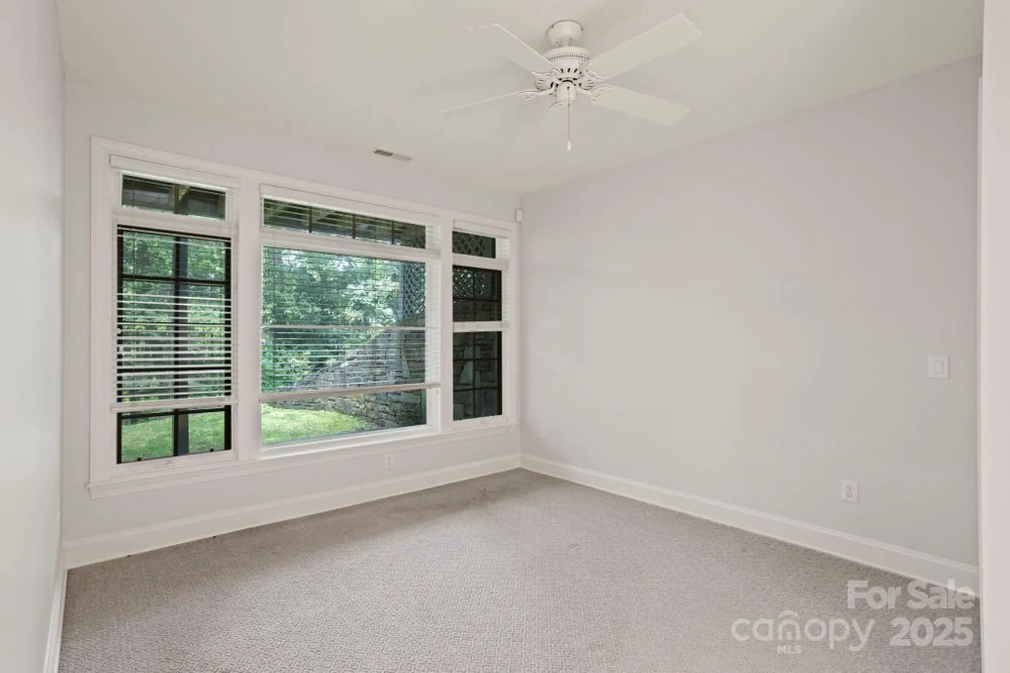 Property Slideshow image 33 of 48 | 132 berry creek dr, Flat Rock, NC, 28731