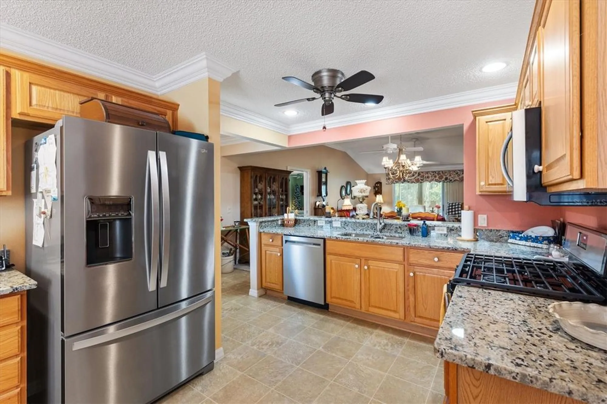 Property Slideshow image 9 of 43 | 1884 poppy cir, The Villages, FL, 32162