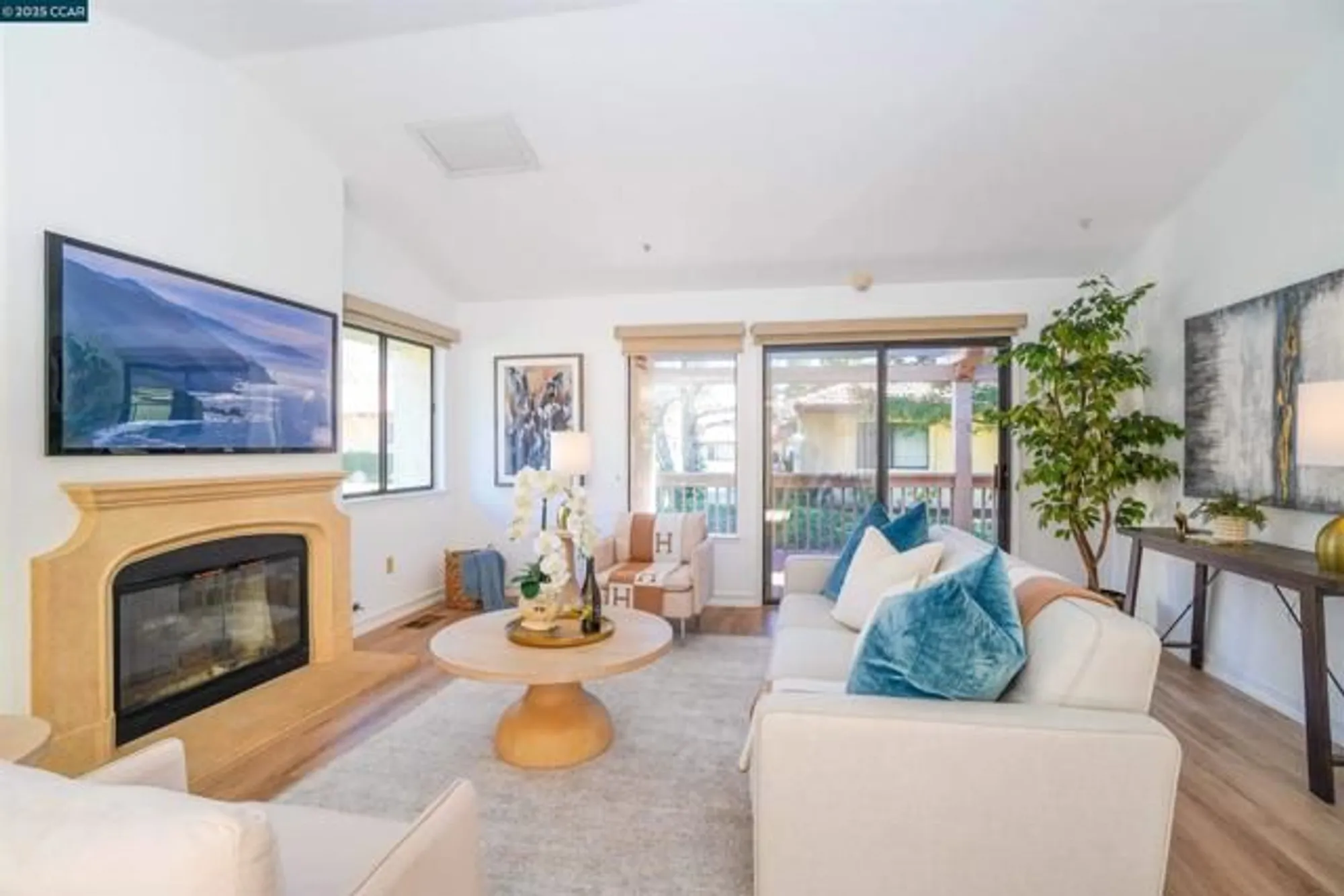 Property Slideshow image 8 of 26 | 11 fountain grove cir, Napa, CA, 94558