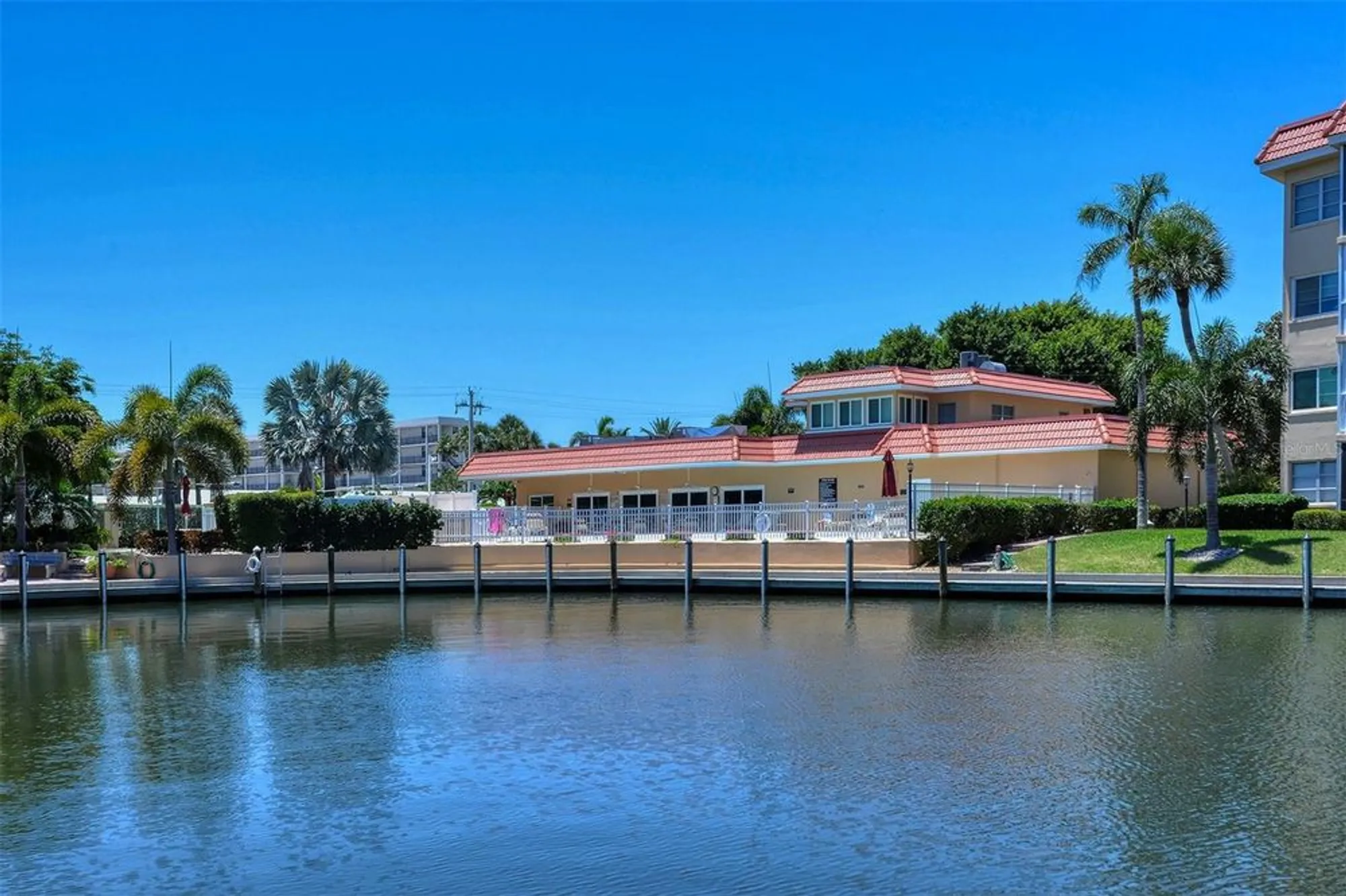 Property Slideshow image 54 of 77 | 1250 n portofino dr # 305mar, Sarasota, FL, 34242