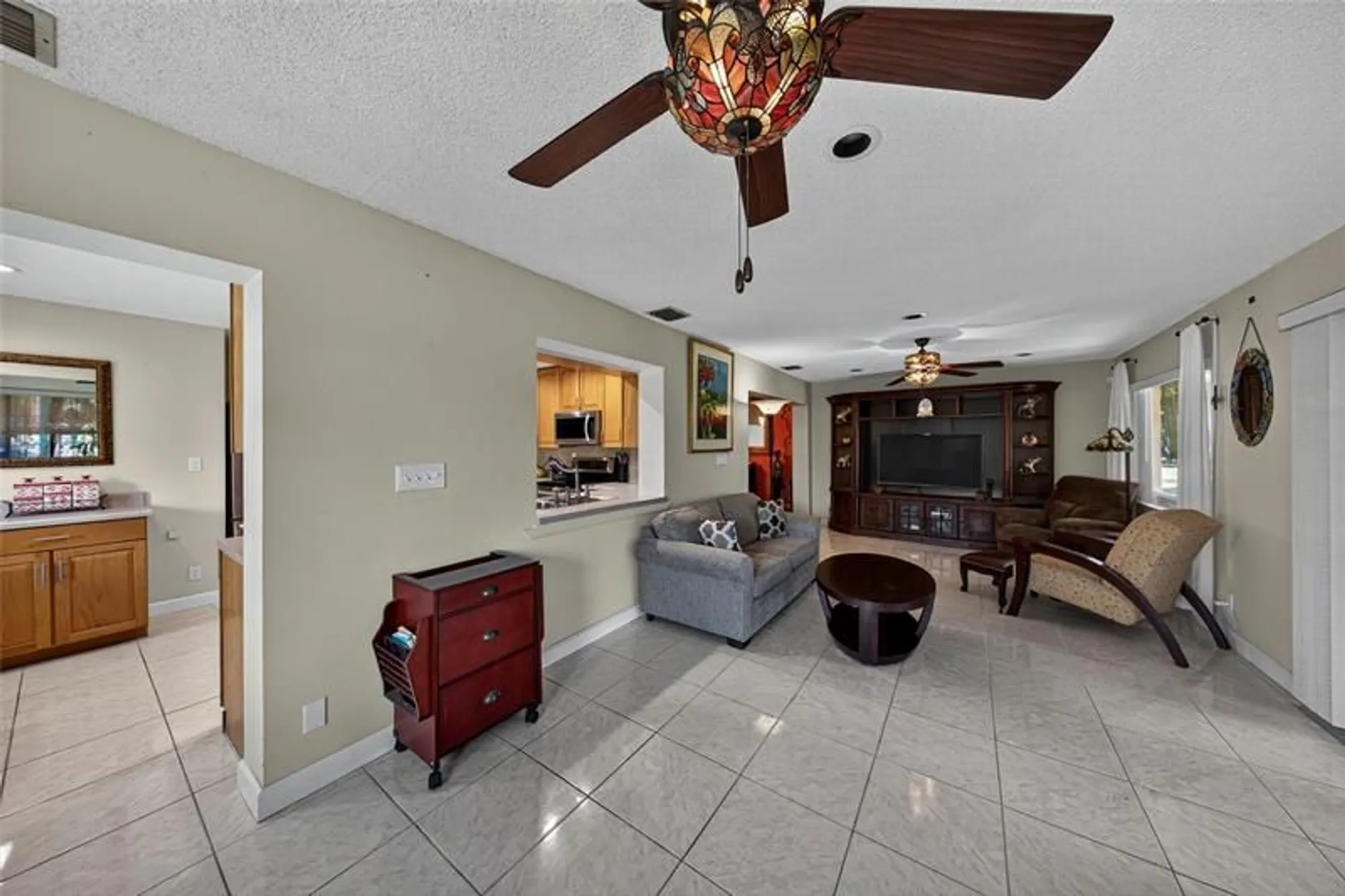 Property Slideshow image 21 of 50 | 9812 nw 75th ct, Tamarac, FL, 33321