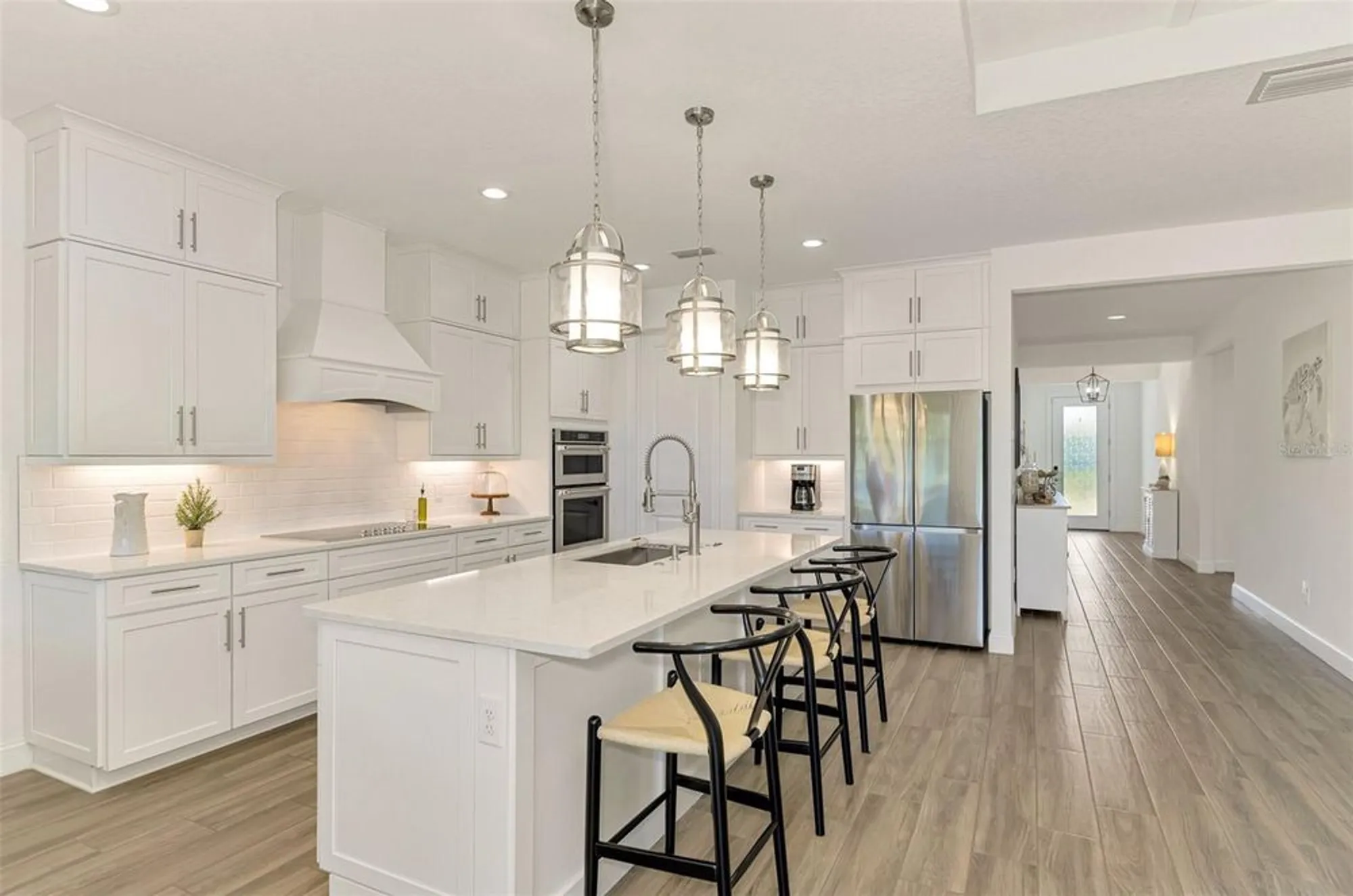 Property Slideshow image 7 of 71 | 560 mistiflower cir, Nokomis, FL, 34275