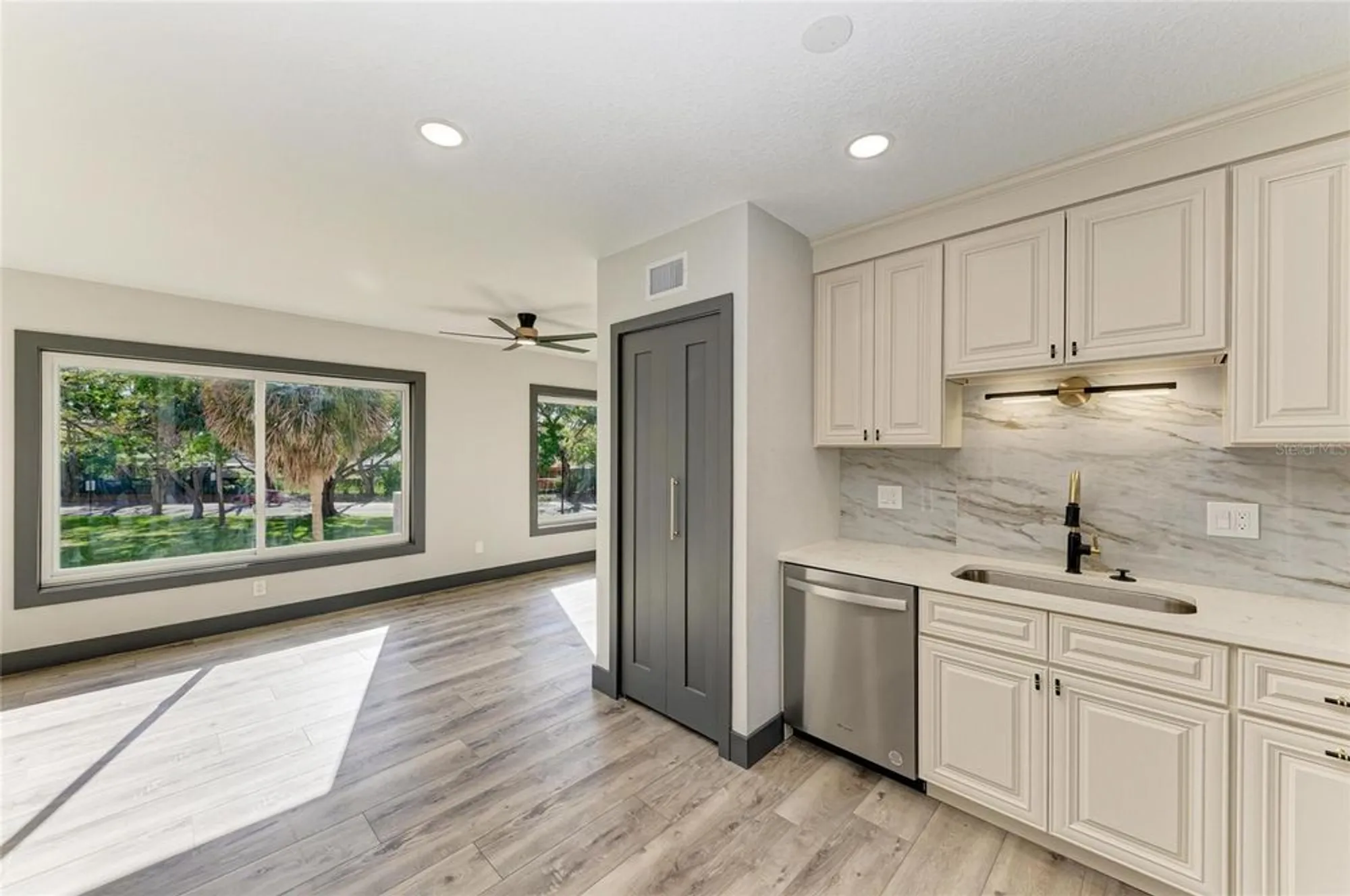 Property Slideshow image 17 of 35 | 2435 sumatran way 35, Clearwater, FL, 33763