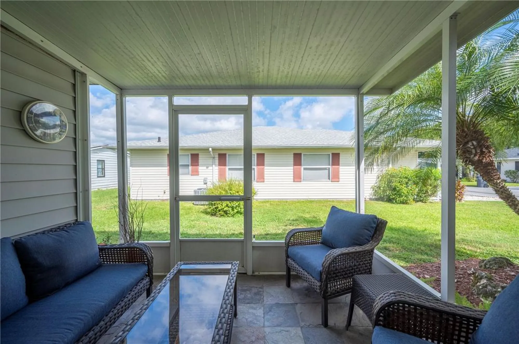 Property Slideshow image 14 of 39 | 4829 colonnades cir, Lakeland, FL, 33811
