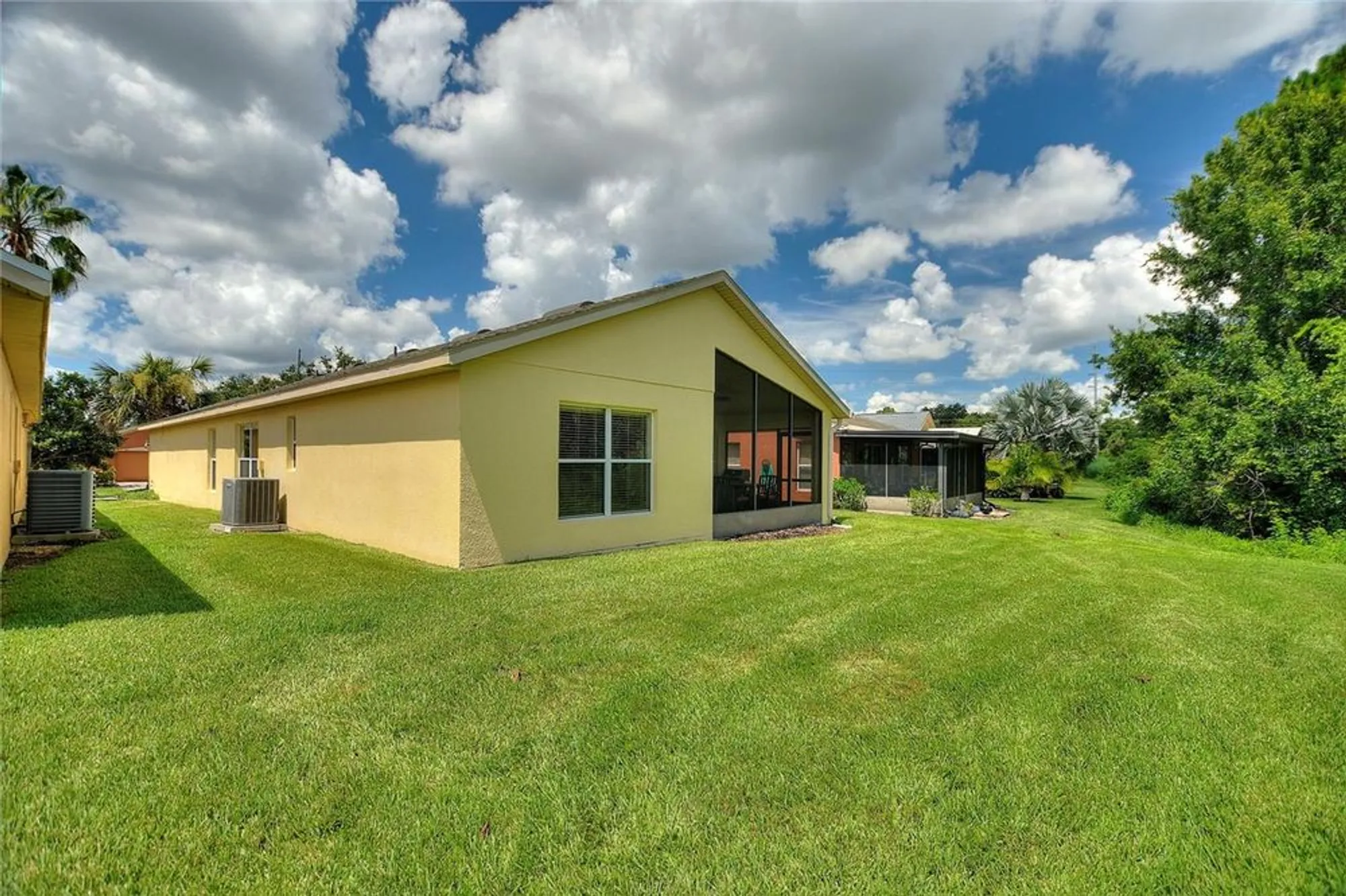 Property Slideshow image 30 of 49 | 504 millifiora ln, Kissimmee, FL, 34759