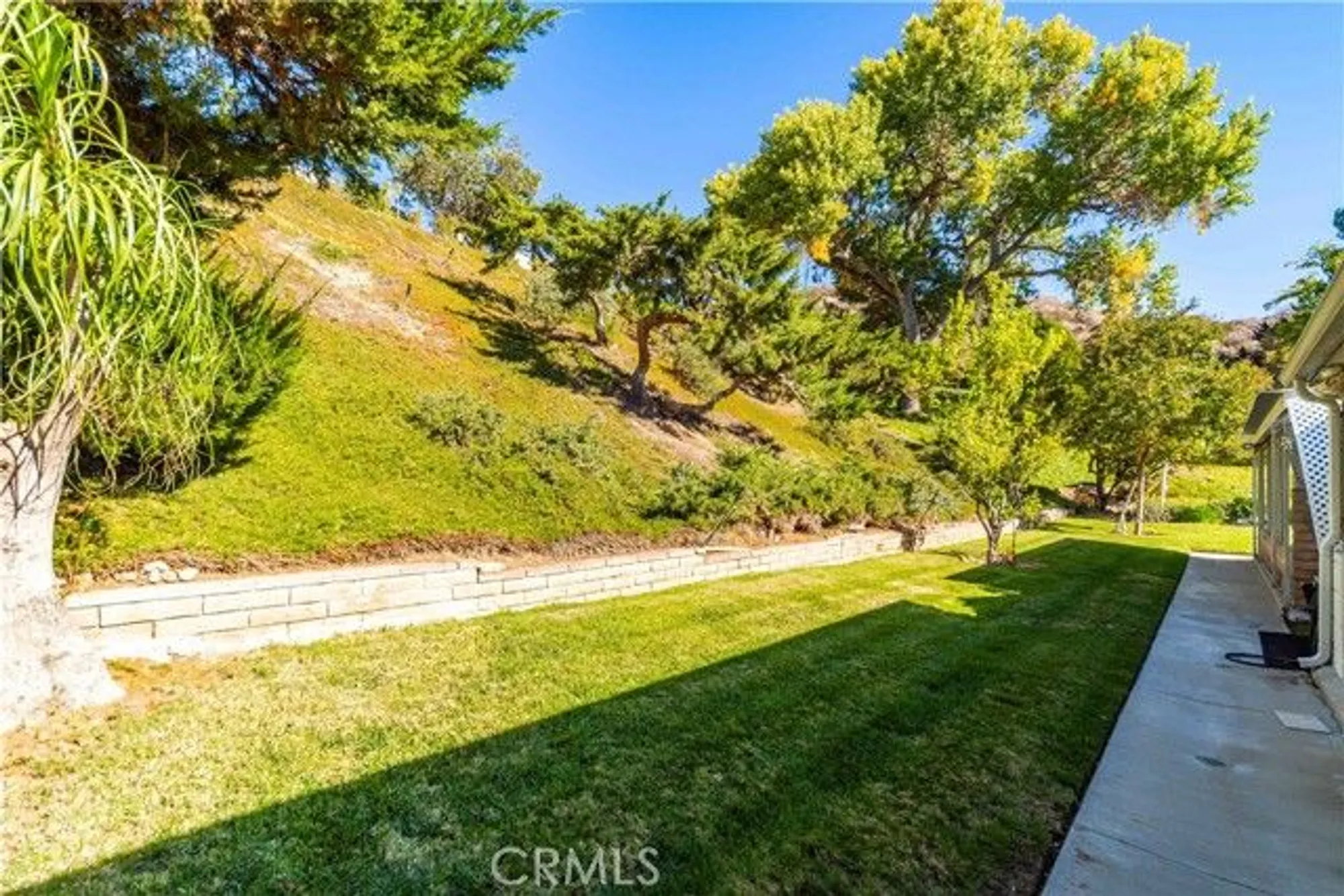 Property Slideshow image 25 of 30 | 19427 oak crossing rd, Newhall, CA, 91321