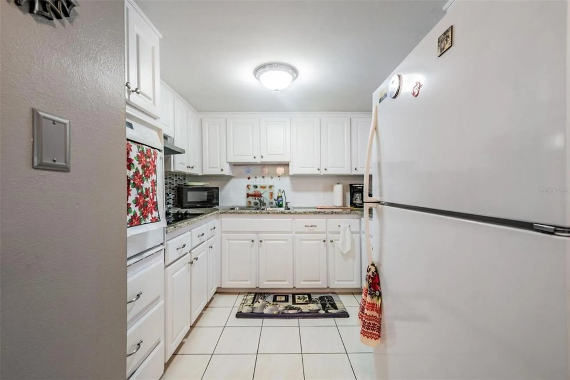 Property Slideshow image 8 of 46 | 2000 world parkway blvd apt 15, Clearwater, FL, 33763