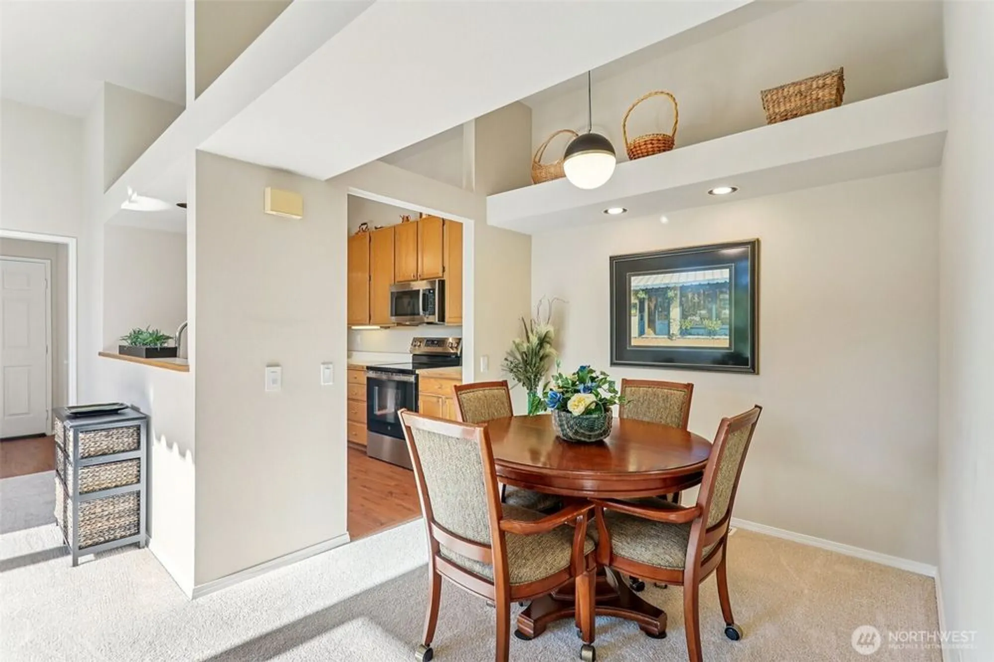 Property Slideshow image 12 of 40 | 4222 221st pl se # 1081, Issaquah, WA, 98029
